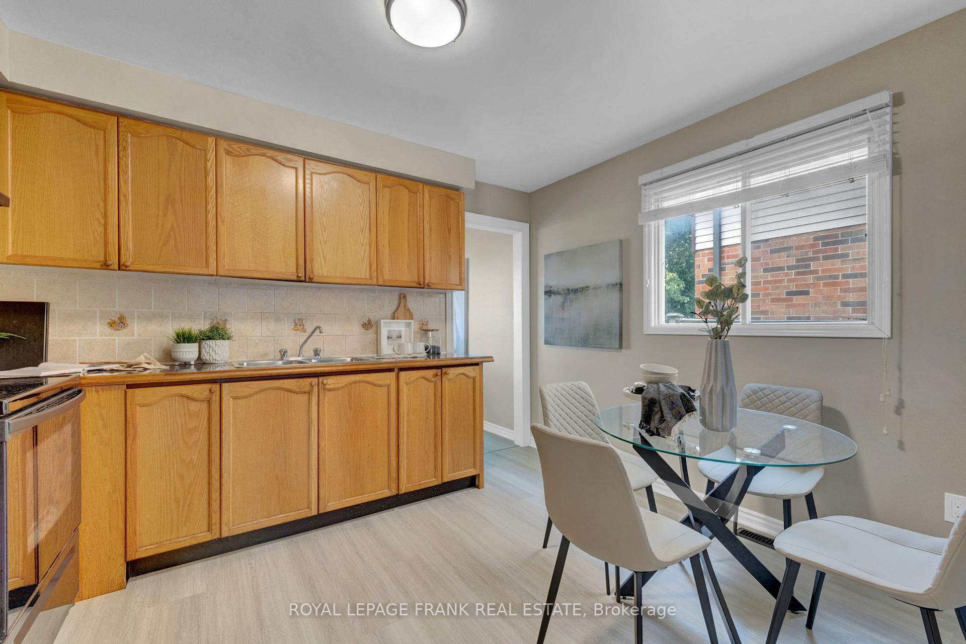Photo 23 of 16 Reed Drive, Ajax, Central — HOMEH
