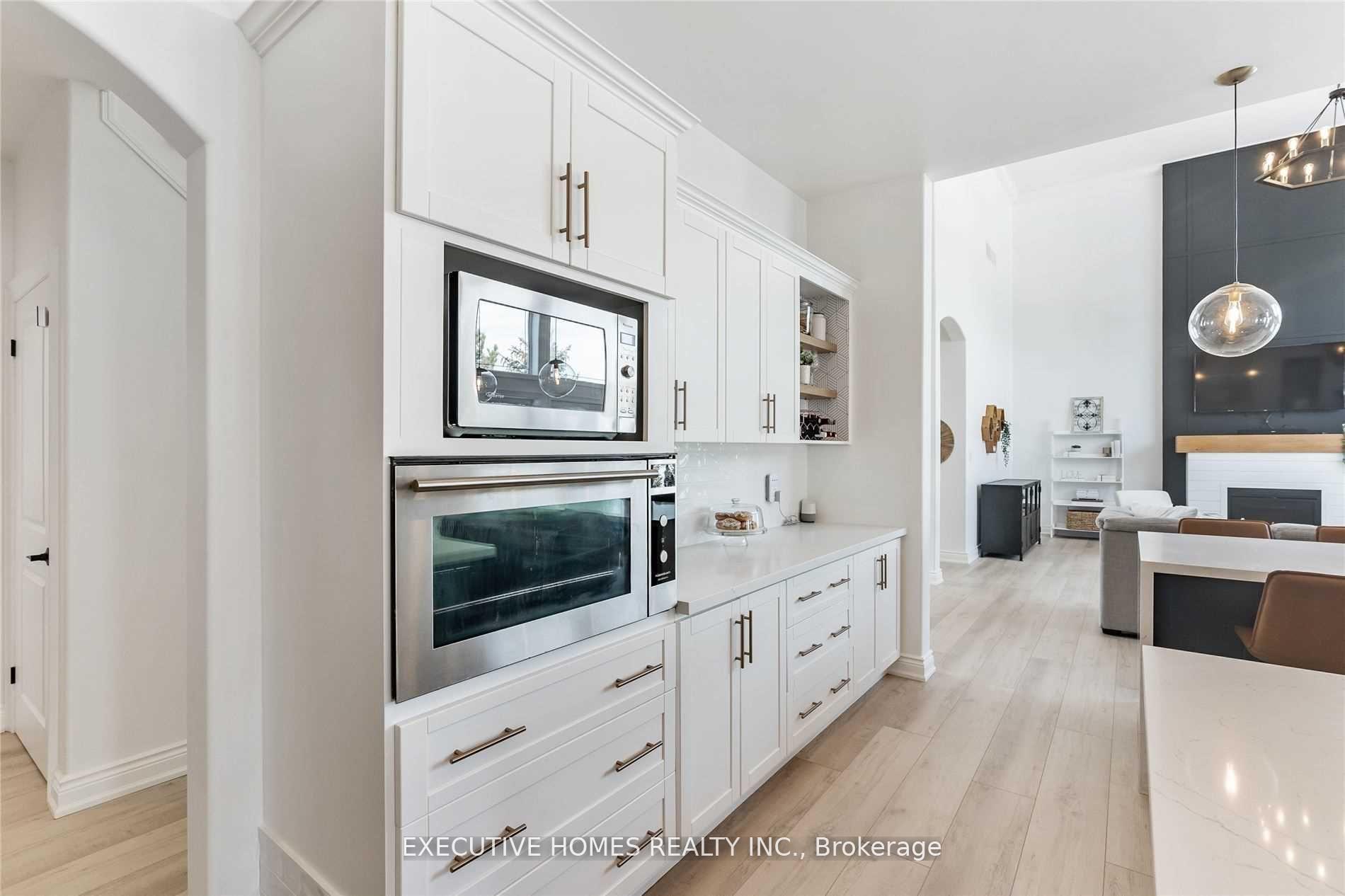 Photo 6 of 769 Mud Street E, Hamilton, Rural Stoney Creek — HOMEH