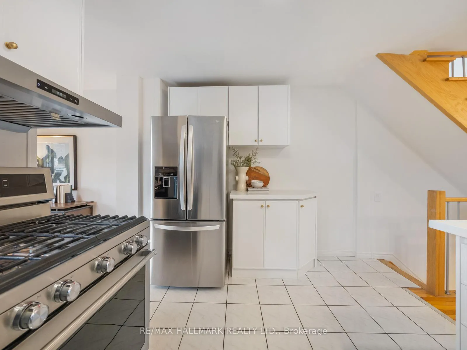 Photo 9 of 38 Larchmount Avenue, Toronto, South Riverdale — HOMEH