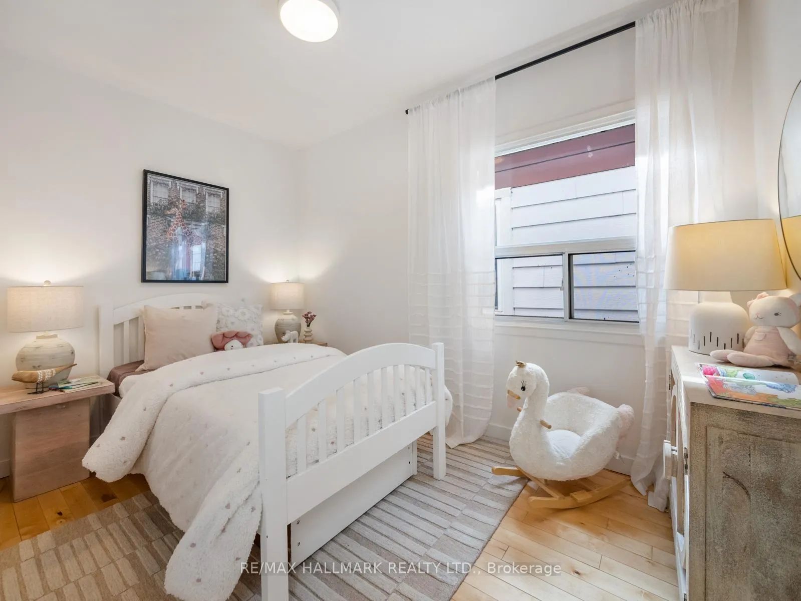 Photo 16 of 38 Larchmount Avenue, Toronto, South Riverdale — HOMEH