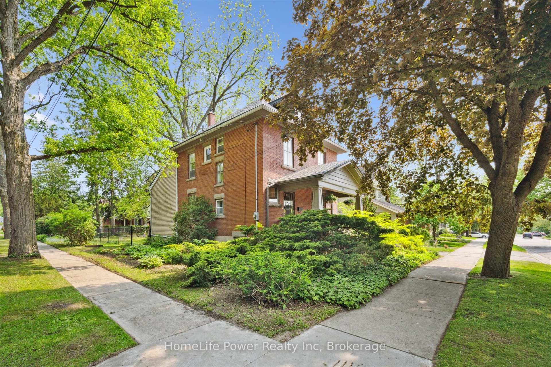 Photo 3 of 44 Dean Avenue, Guelph, Dovercliffe Park/Old University — HOMEH