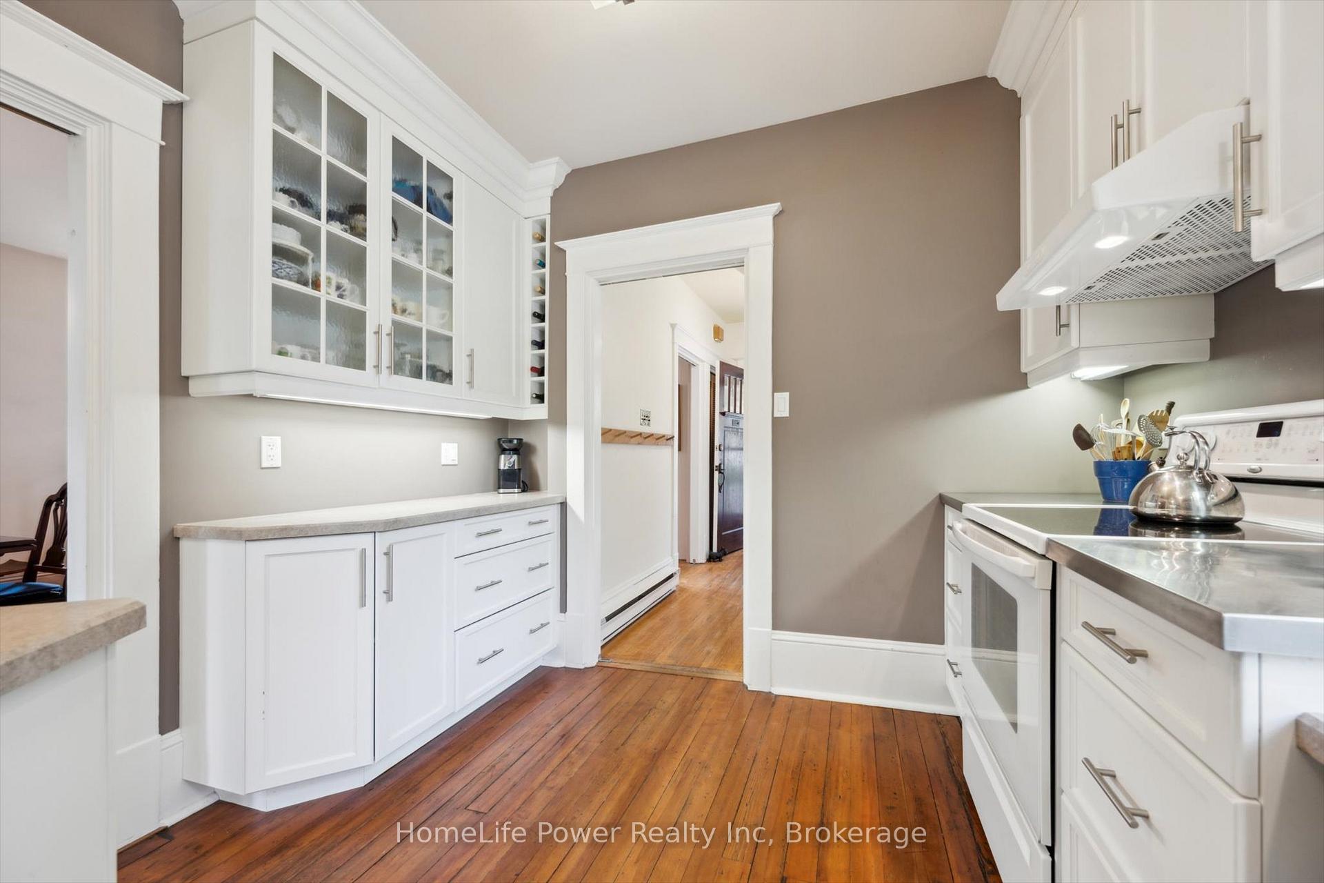 Photo 11 of 44 Dean Avenue, Guelph, Dovercliffe Park/Old University — HOMEH