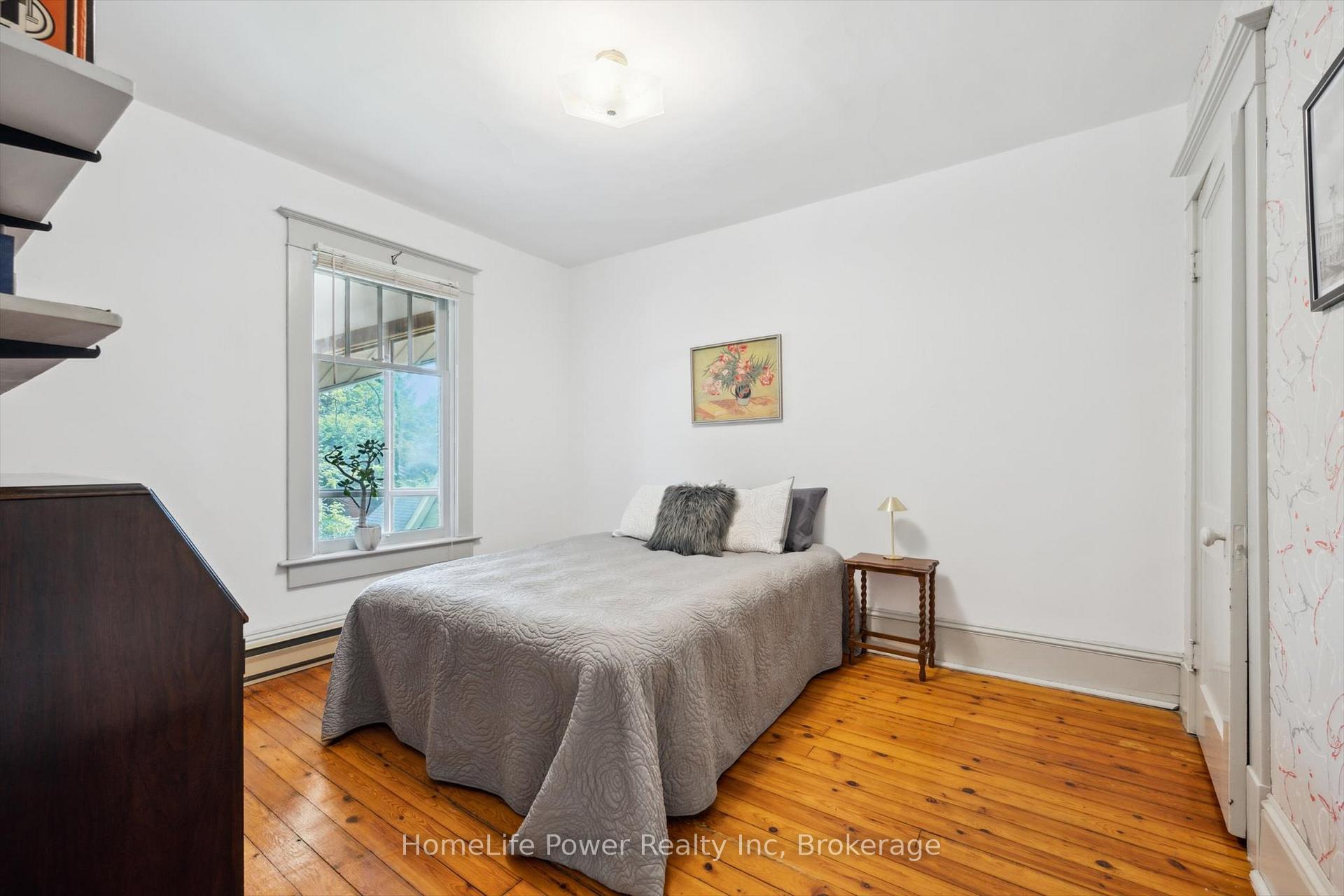 Photo 19 of 44 Dean Avenue, Guelph, Dovercliffe Park/Old University — HOMEH