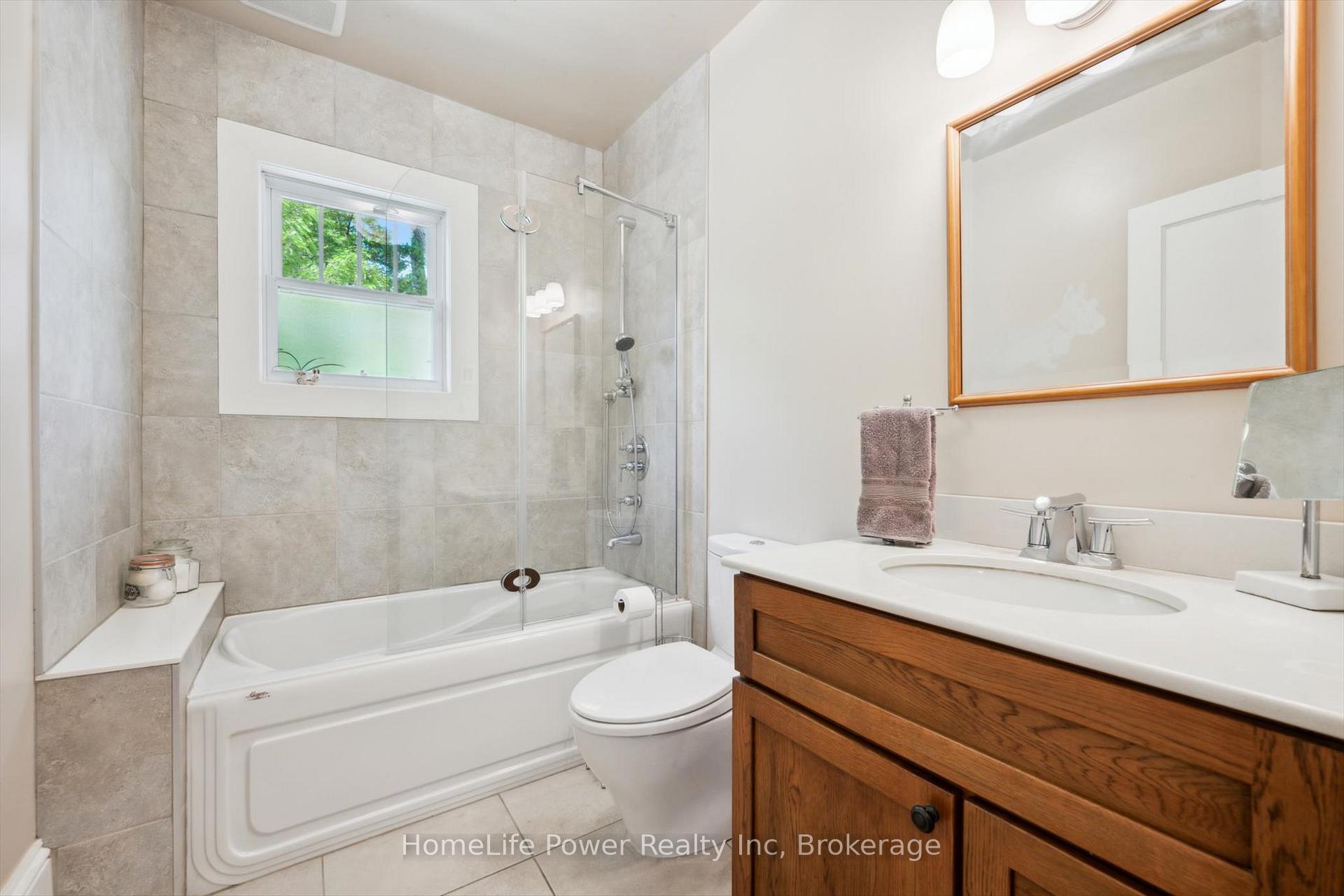 Photo 24 of 44 Dean Avenue, Guelph, Dovercliffe Park/Old University — HOMEH