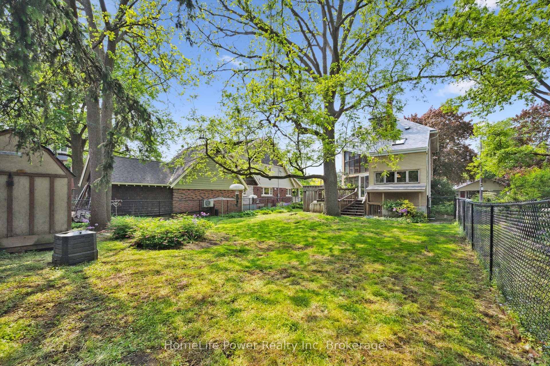 Photo 32 of 44 Dean Avenue, Guelph, Dovercliffe Park/Old University — HOMEH