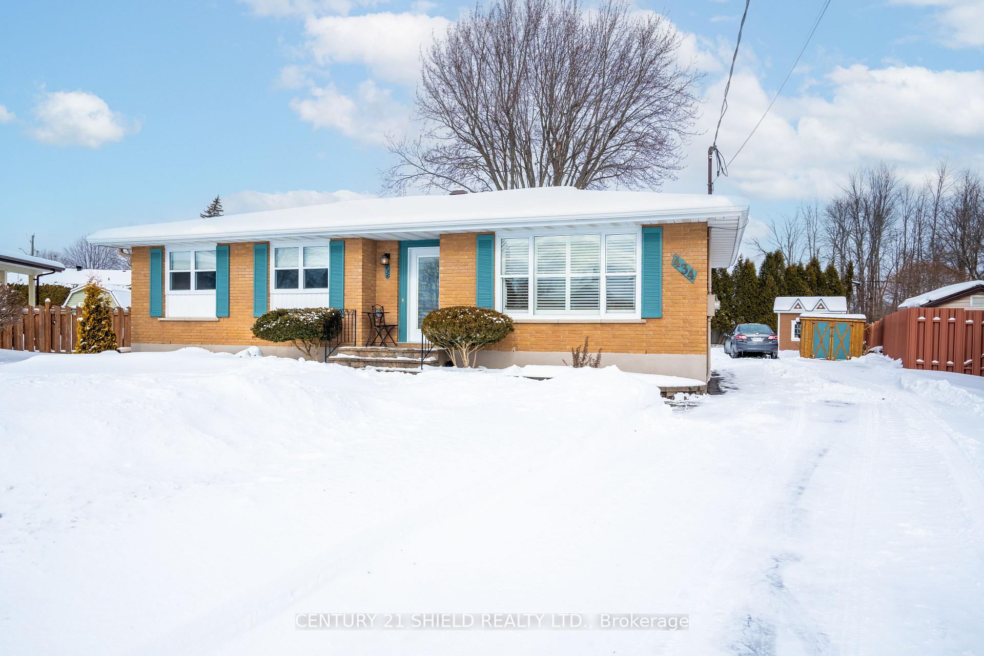 Photo 2 of 434 Bellevue Crescent, Cornwall — HOMEH