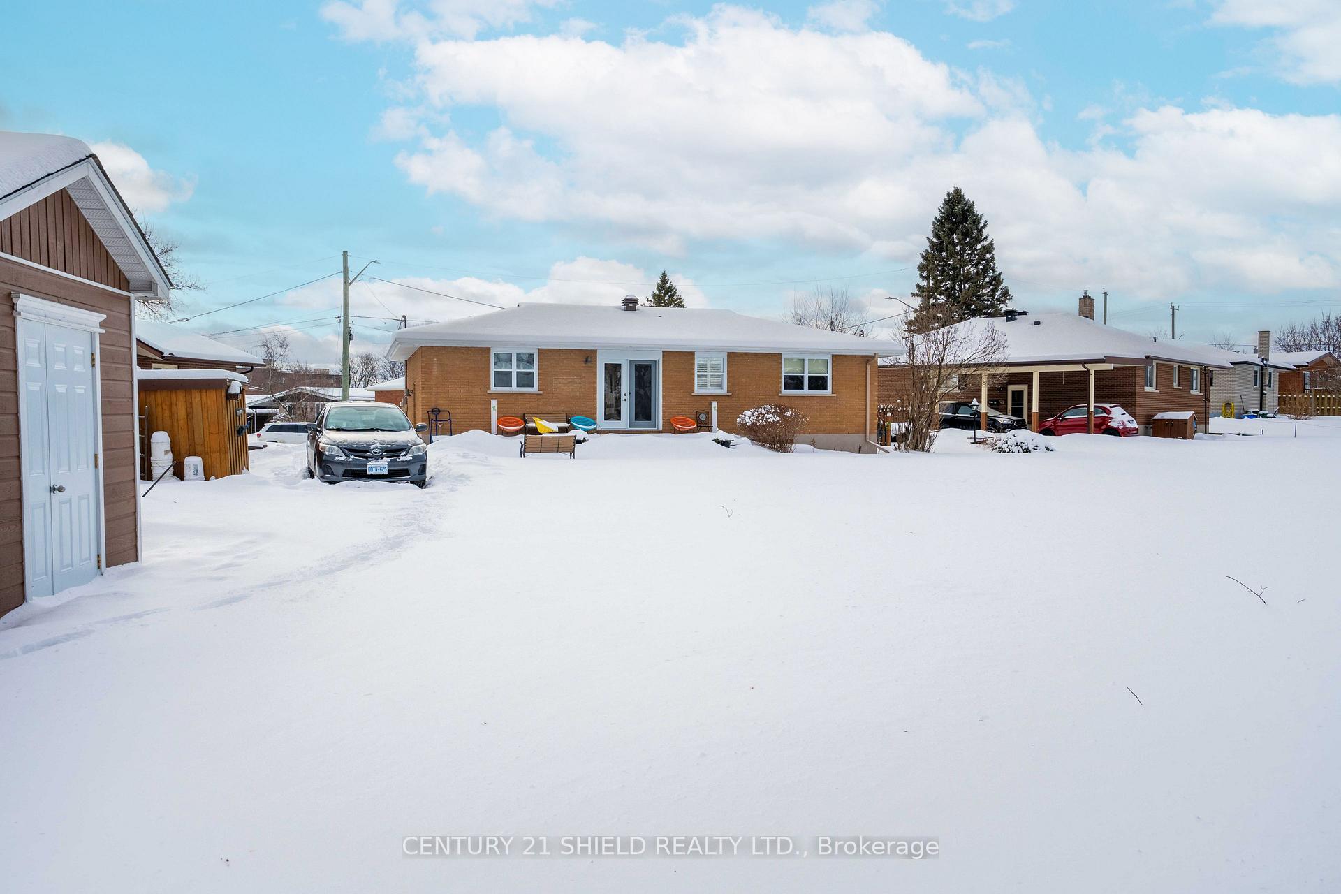 Photo 4 of 434 Bellevue Crescent, Cornwall — HOMEH