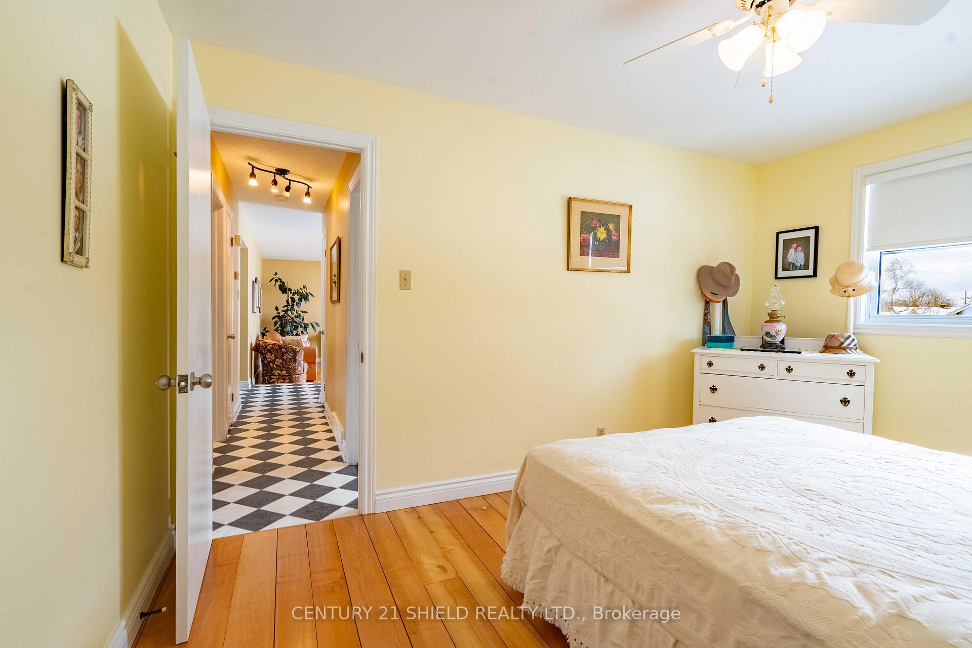 Photo 9 of 434 Bellevue Crescent, Cornwall — HOMEH