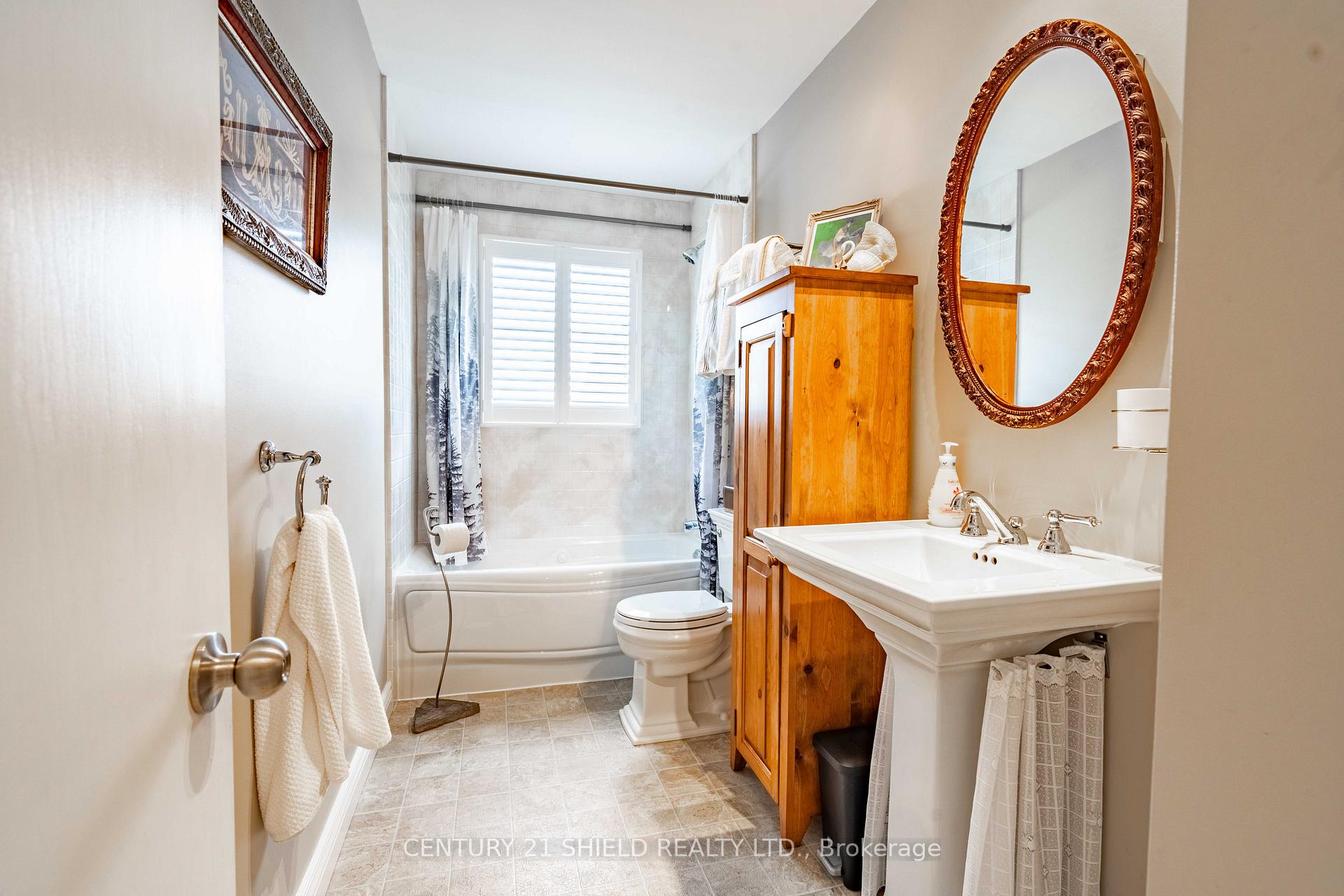 Photo 13 of 434 Bellevue Crescent, Cornwall — HOMEH
