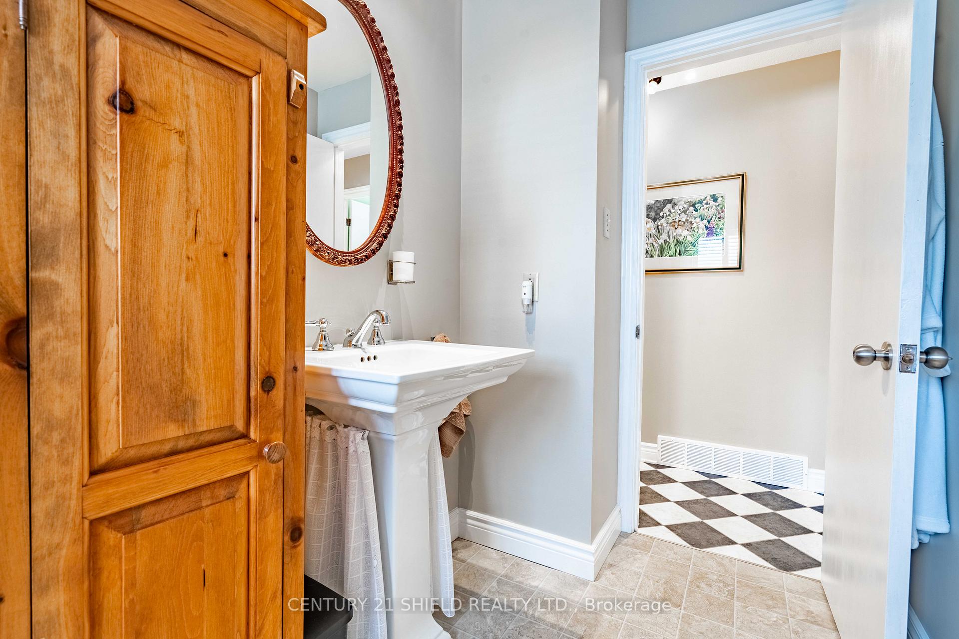 Photo 14 of 434 Bellevue Crescent, Cornwall — HOMEH