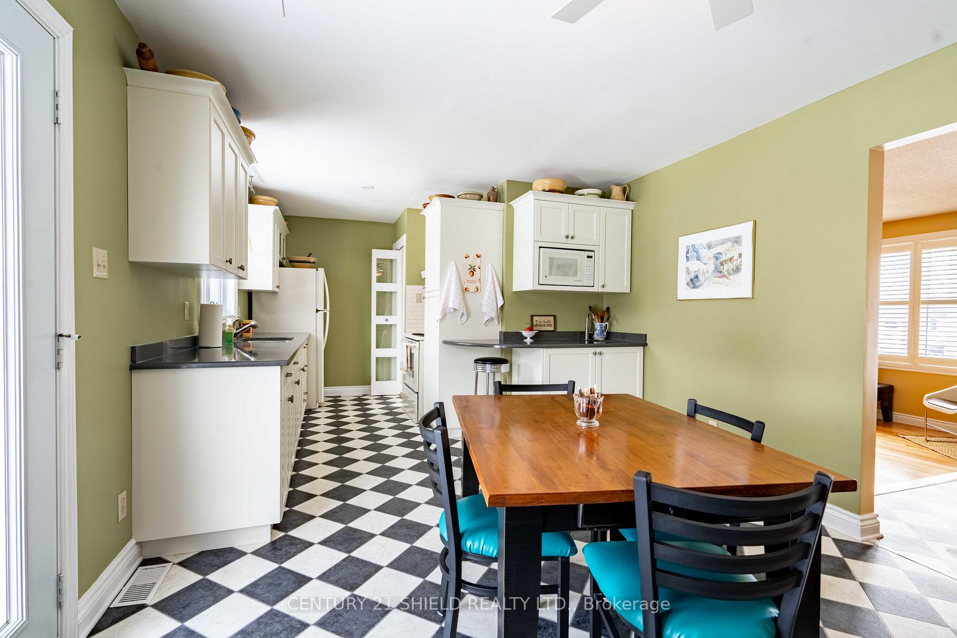 Photo 17 of 434 Bellevue Crescent, Cornwall — HOMEH