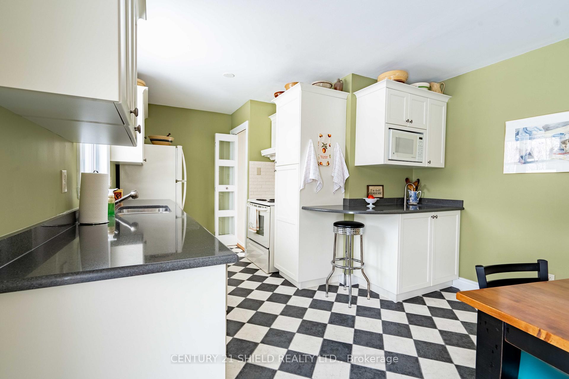 Photo 18 of 434 Bellevue Crescent, Cornwall — HOMEH