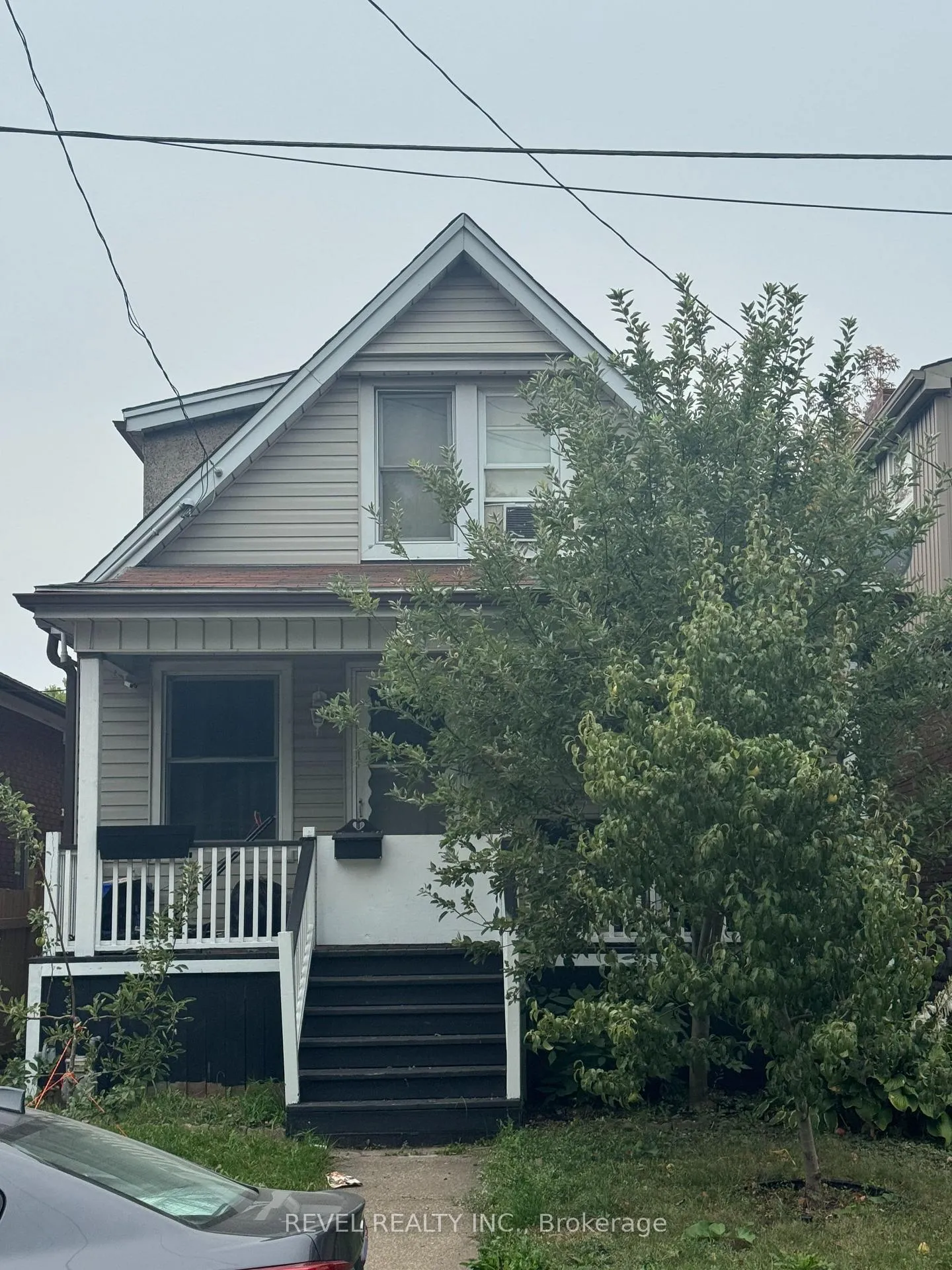 Photo 2 of 82 Cambridge Avenue, Hamilton, Crown Point — HOMEH