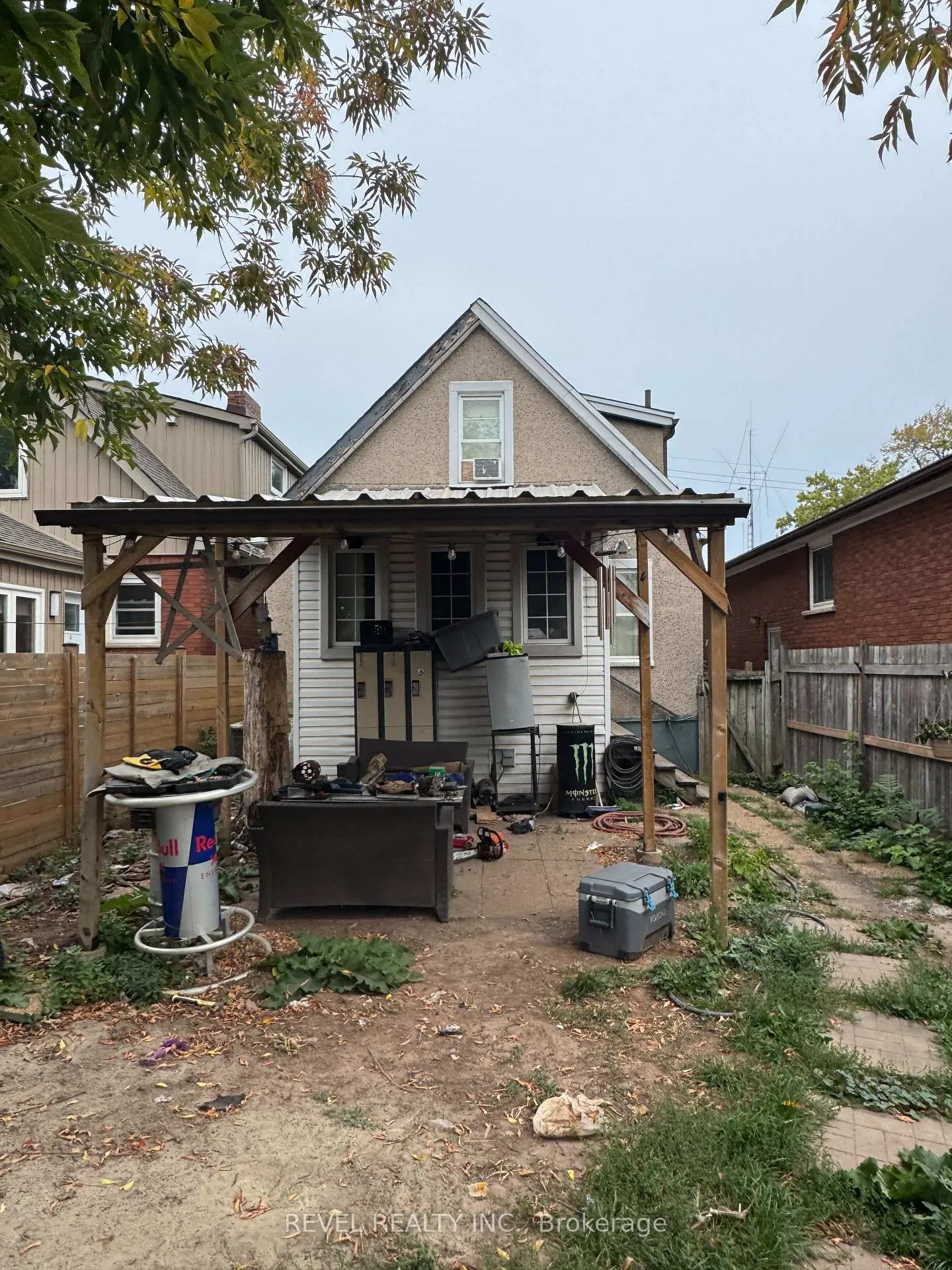 Photo 3 of 82 Cambridge Avenue, Hamilton, Crown Point — HOMEH
