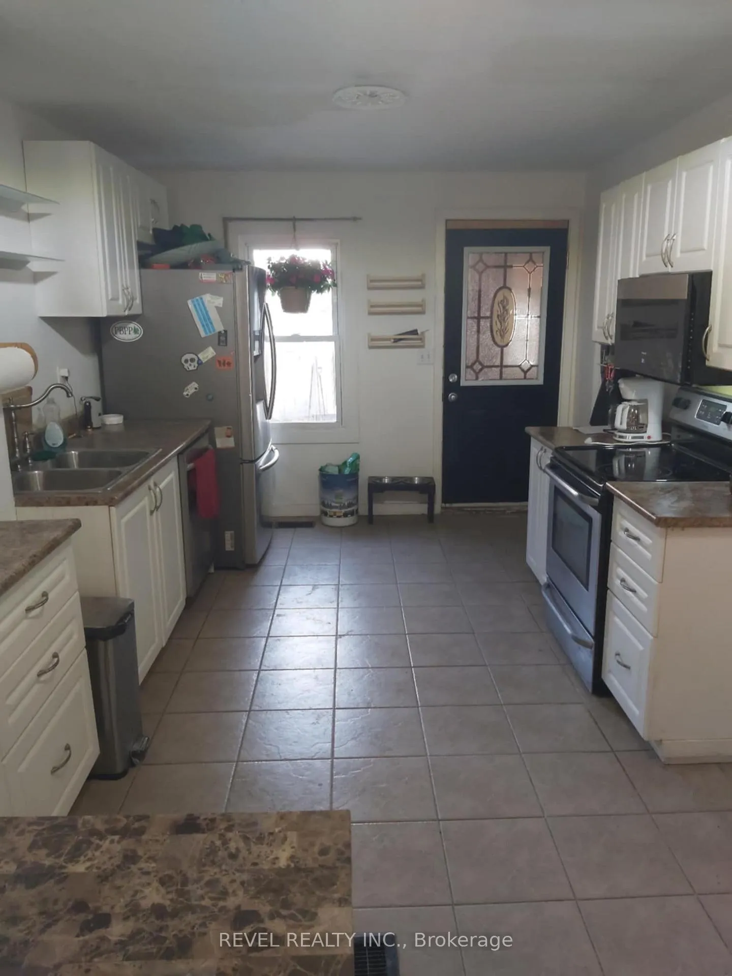 Photo 4 of 82 Cambridge Avenue, Hamilton, Crown Point — HOMEH