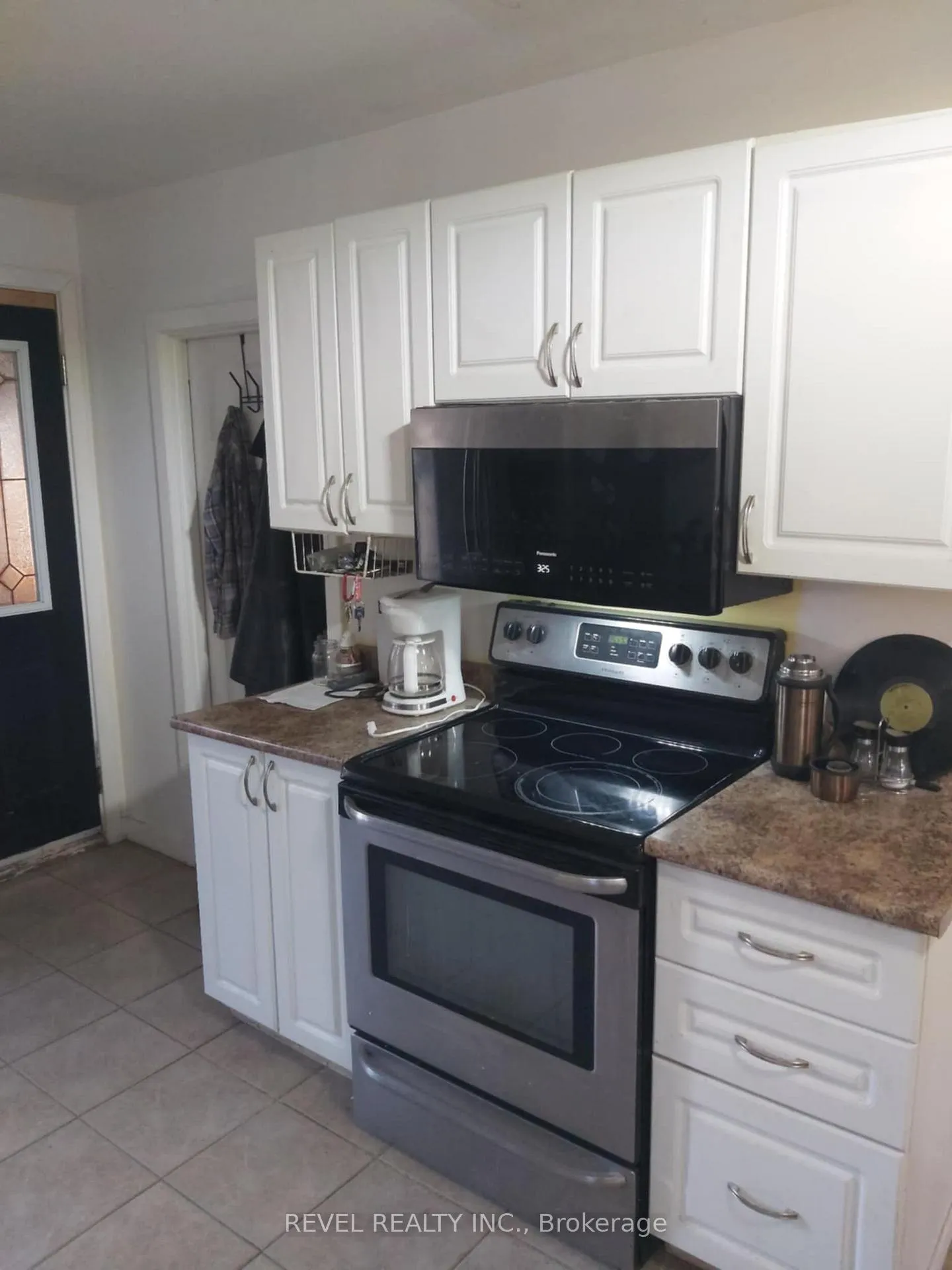 Photo 14 of 82 Cambridge Avenue, Hamilton, Crown Point — HOMEH