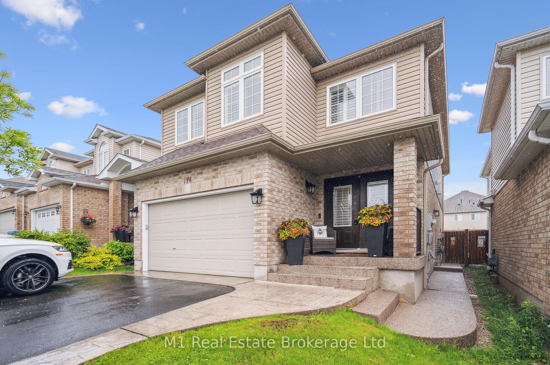 Front of 174 Curzon Crescent