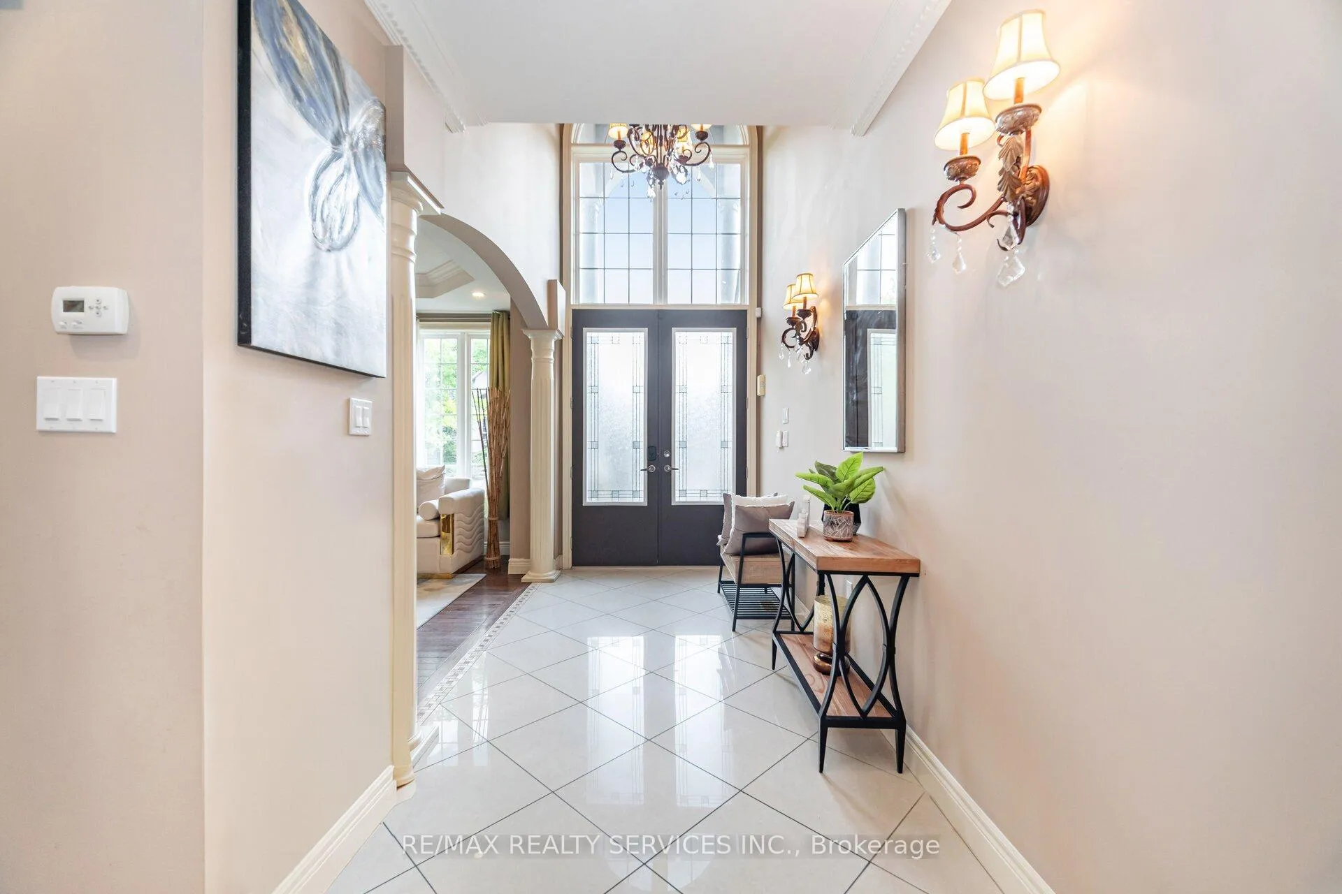 Photo 6 of 9 Lorupe Court, Hamilton, Ancaster — HOMEH