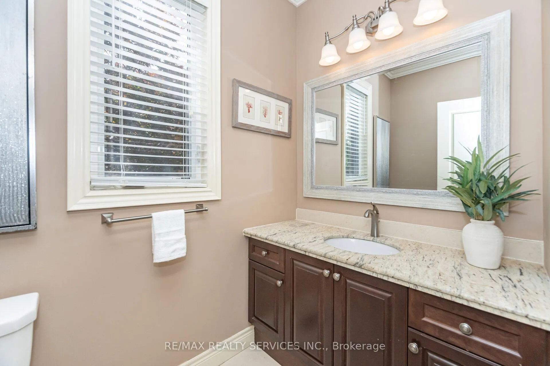 Photo 21 of 9 Lorupe Court, Hamilton, Ancaster — HOMEH
