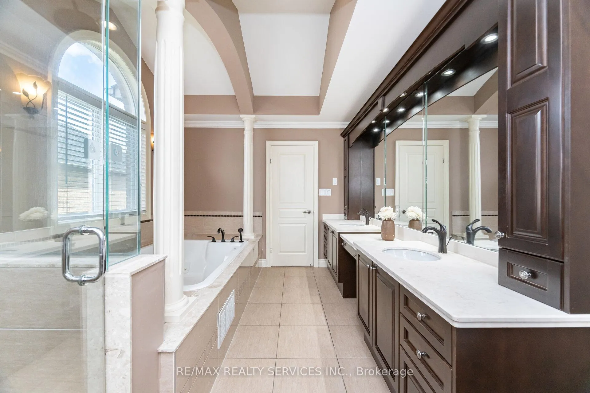 Photo 26 of 9 Lorupe Court, Hamilton, Ancaster — HOMEH