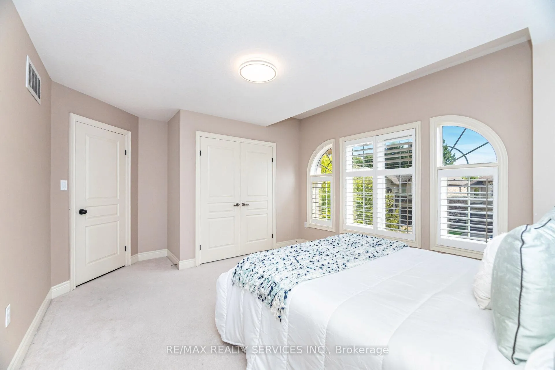 Photo 31 of 9 Lorupe Court, Hamilton, Ancaster — HOMEH
