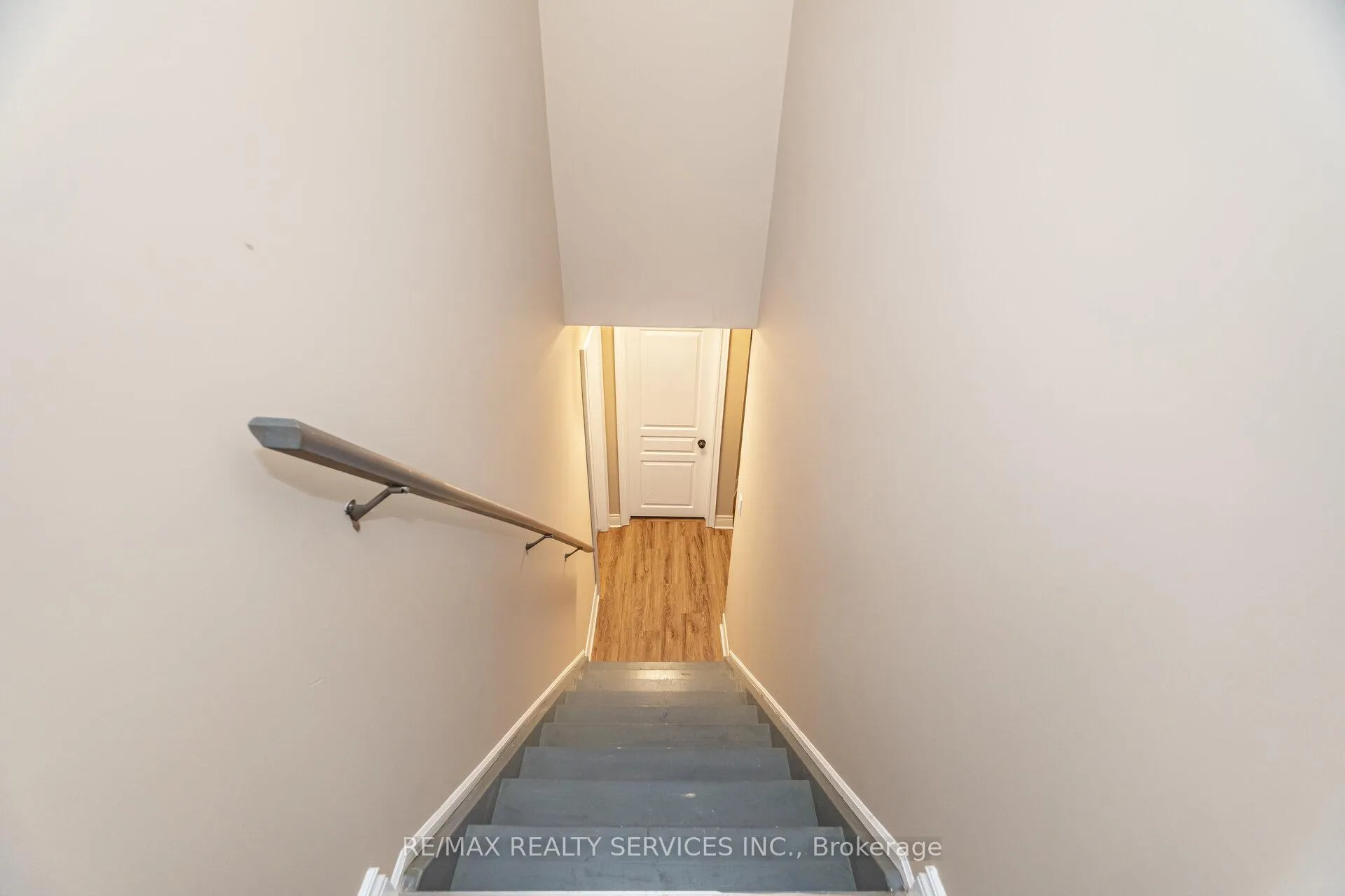 Photo 46 of 9 Lorupe Court, Hamilton, Ancaster — HOMEH