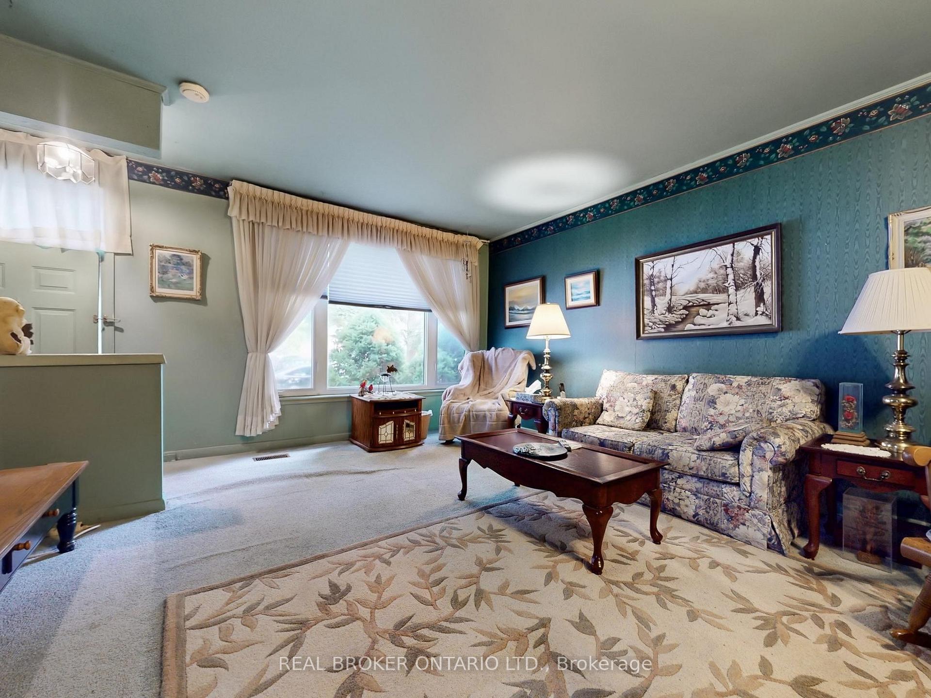Photo 4 of 16 Bailey Crescent, Aurora, Aurora Highlands — HOMEH