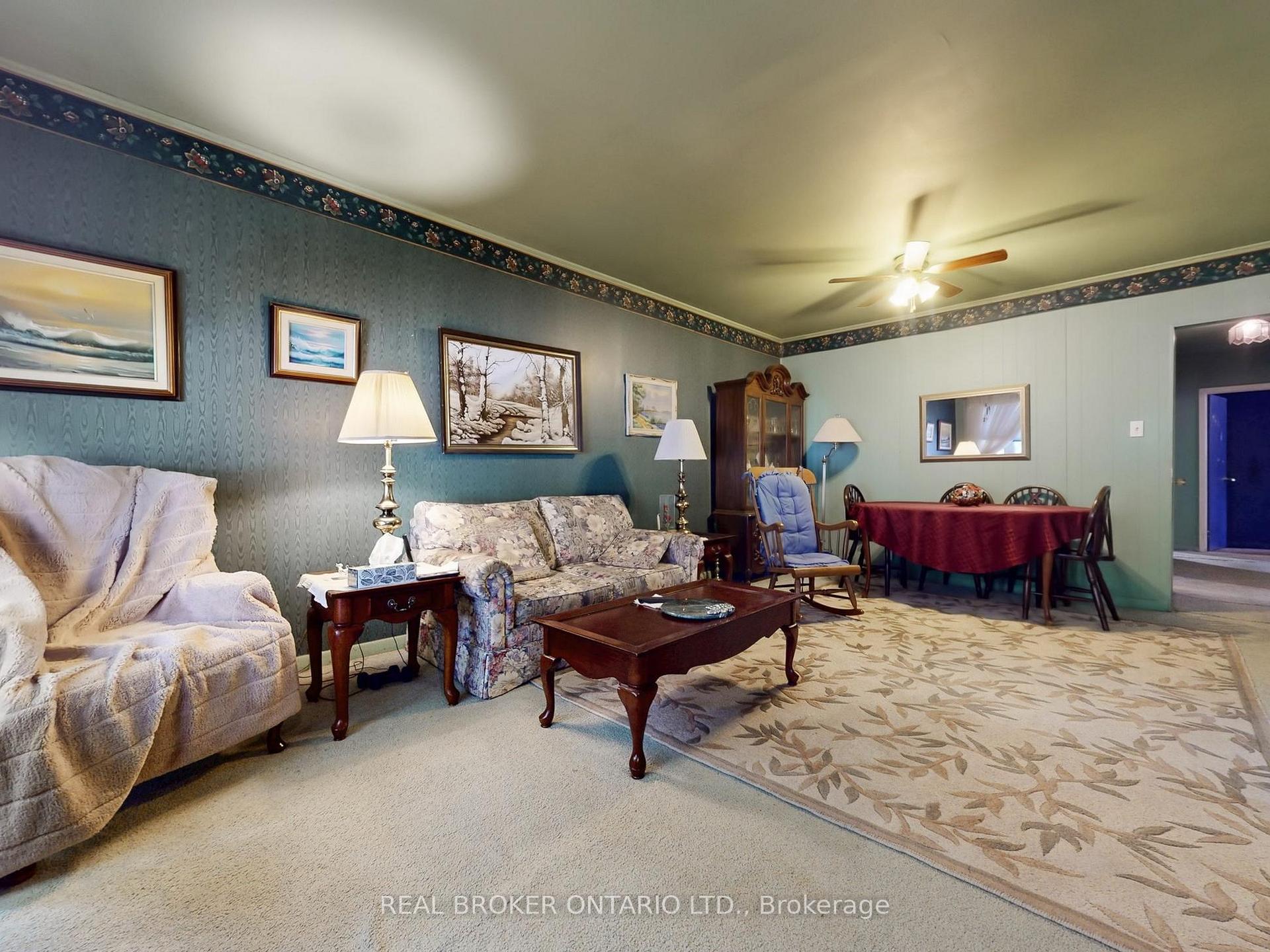 Photo 3 of 16 Bailey Crescent, Aurora, Aurora Highlands — HOMEH