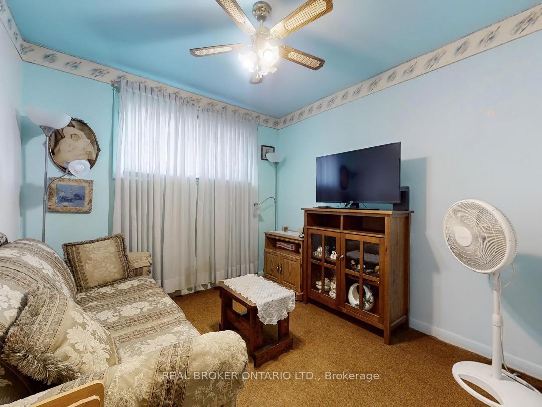 Photo 6 of 16 Bailey Crescent, Aurora, Aurora Highlands — HOMEH