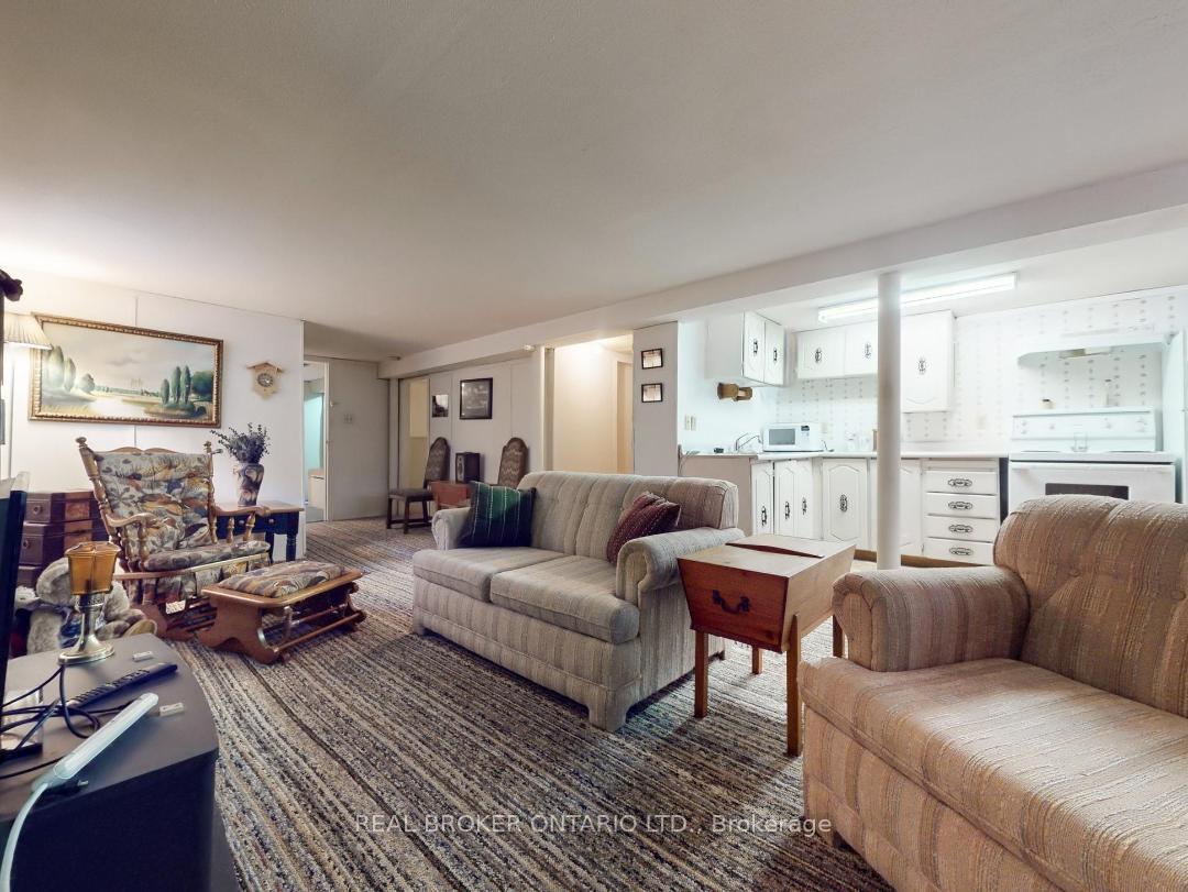 Photo 12 of 16 Bailey Crescent, Aurora, Aurora Highlands — HOMEH
