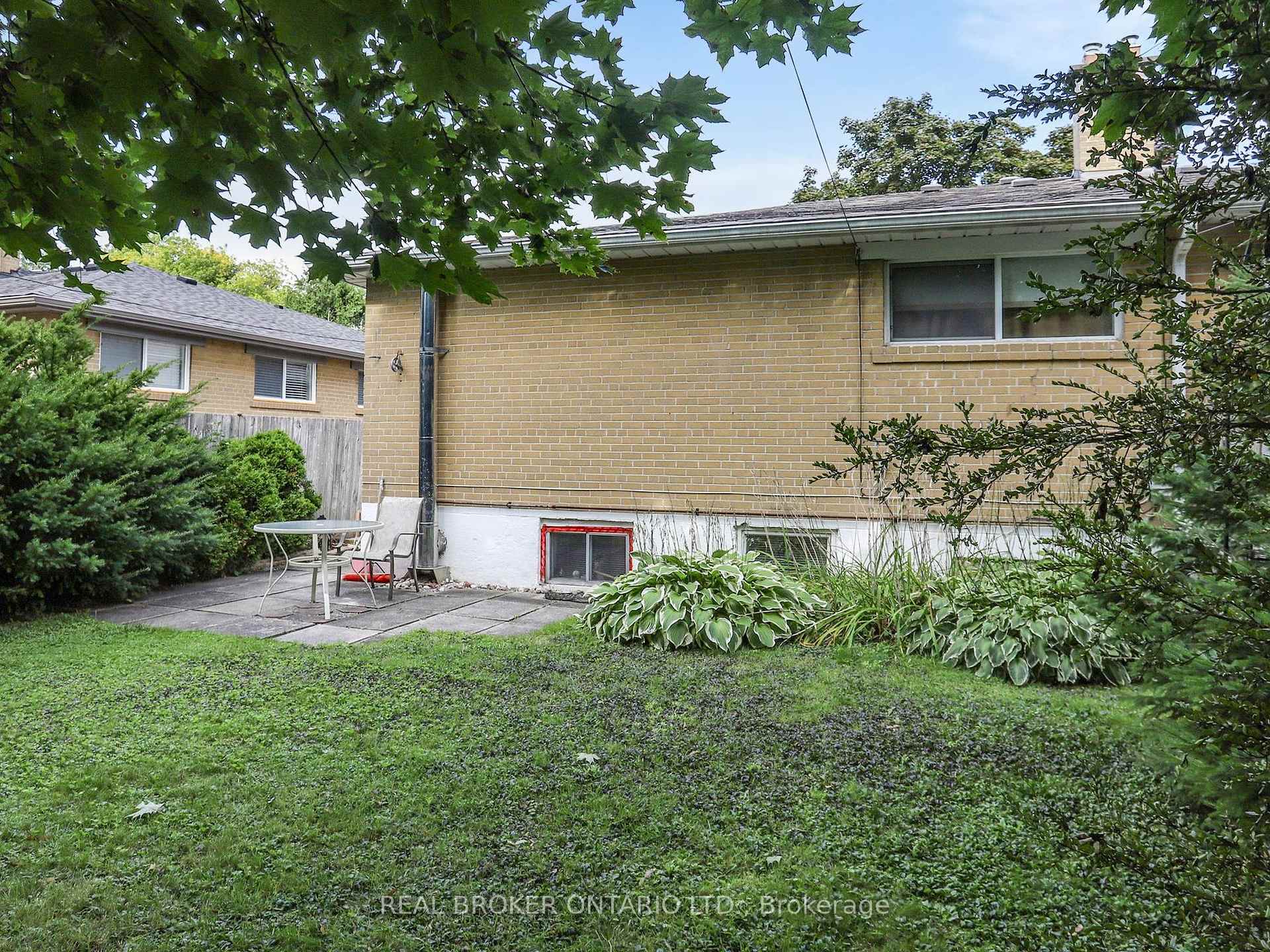 Photo 17 of 16 Bailey Crescent, Aurora, Aurora Highlands — HOMEH