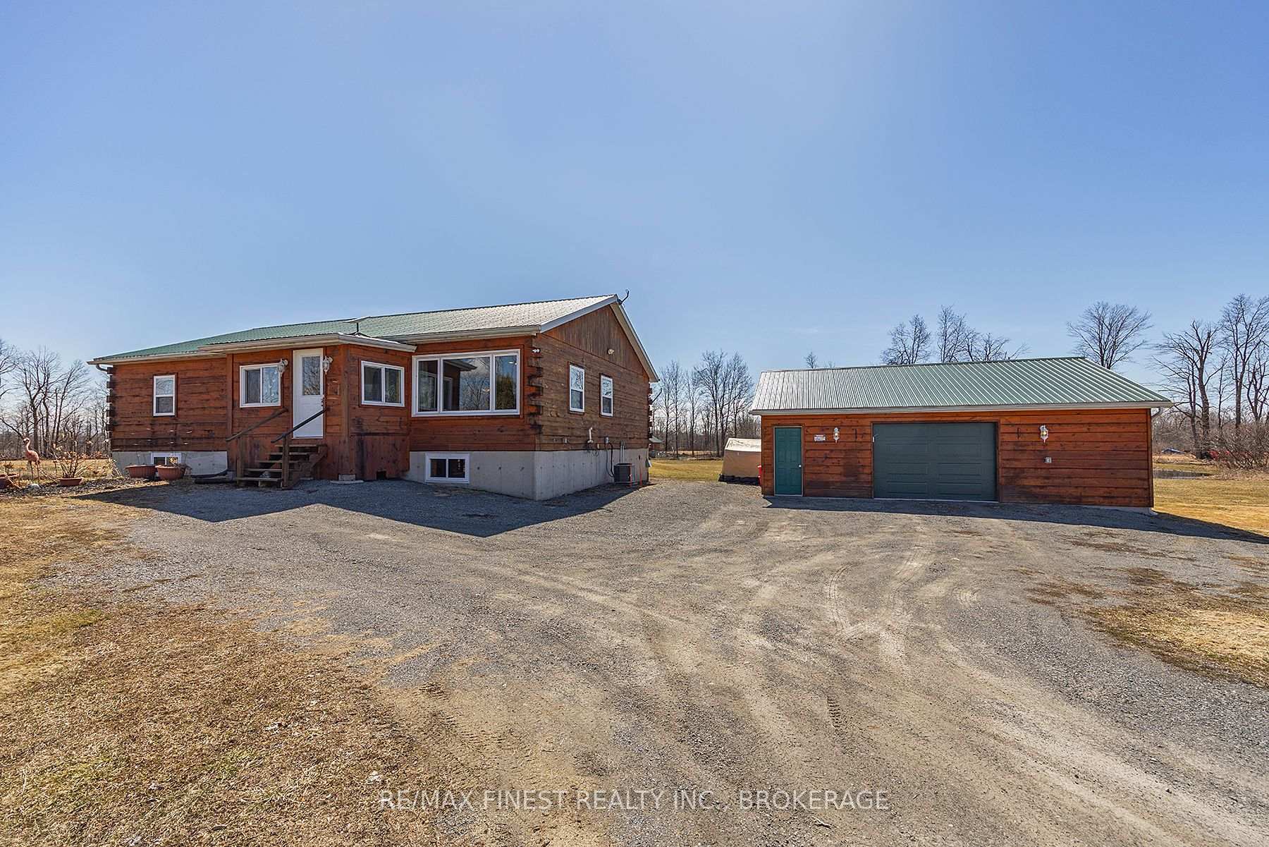 Photo 2 of 404 Dean Smith Road Drive, Frontenac, Frontenac South — HOMEH