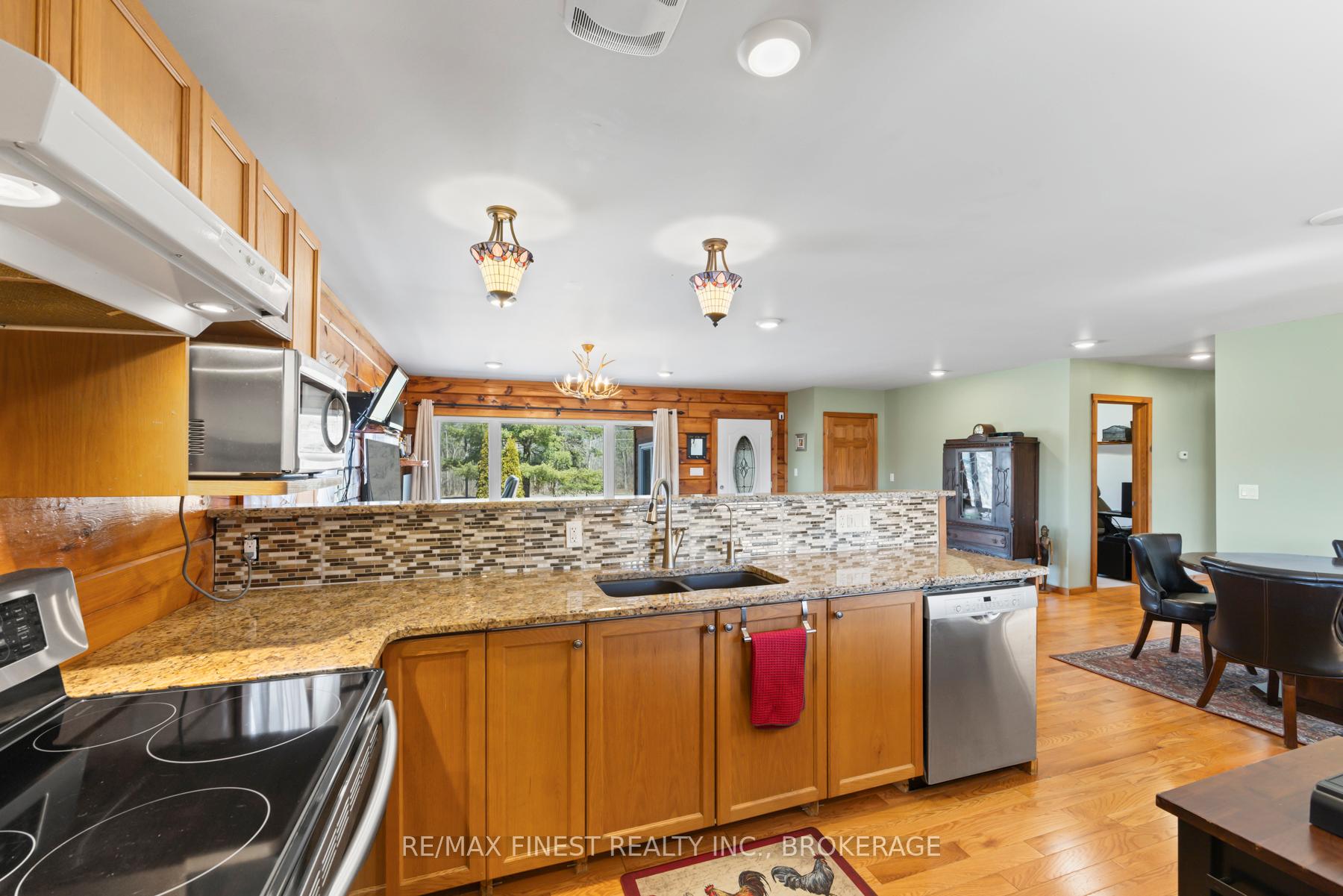 Photo 14 of 404 Dean Smith Road Drive, Frontenac, Frontenac South — HOMEH
