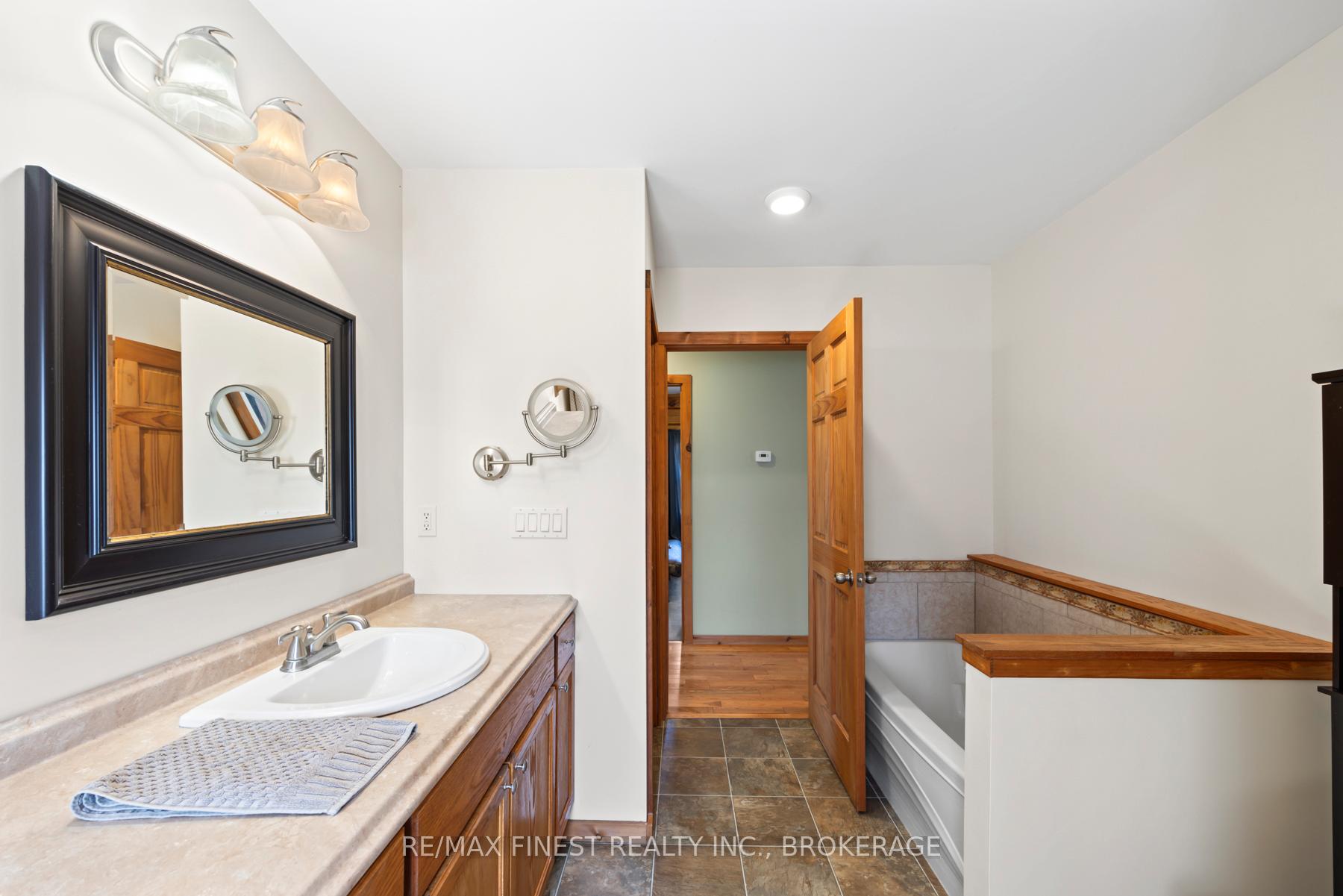 Photo 24 of 404 Dean Smith Road Drive, Frontenac, Frontenac South — HOMEH