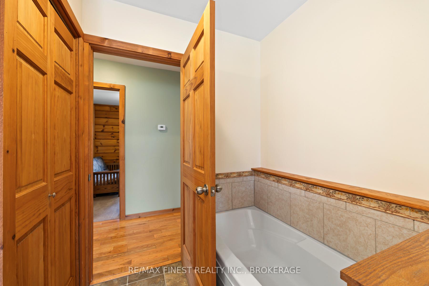 Photo 25 of 404 Dean Smith Road Drive, Frontenac, Frontenac South — HOMEH