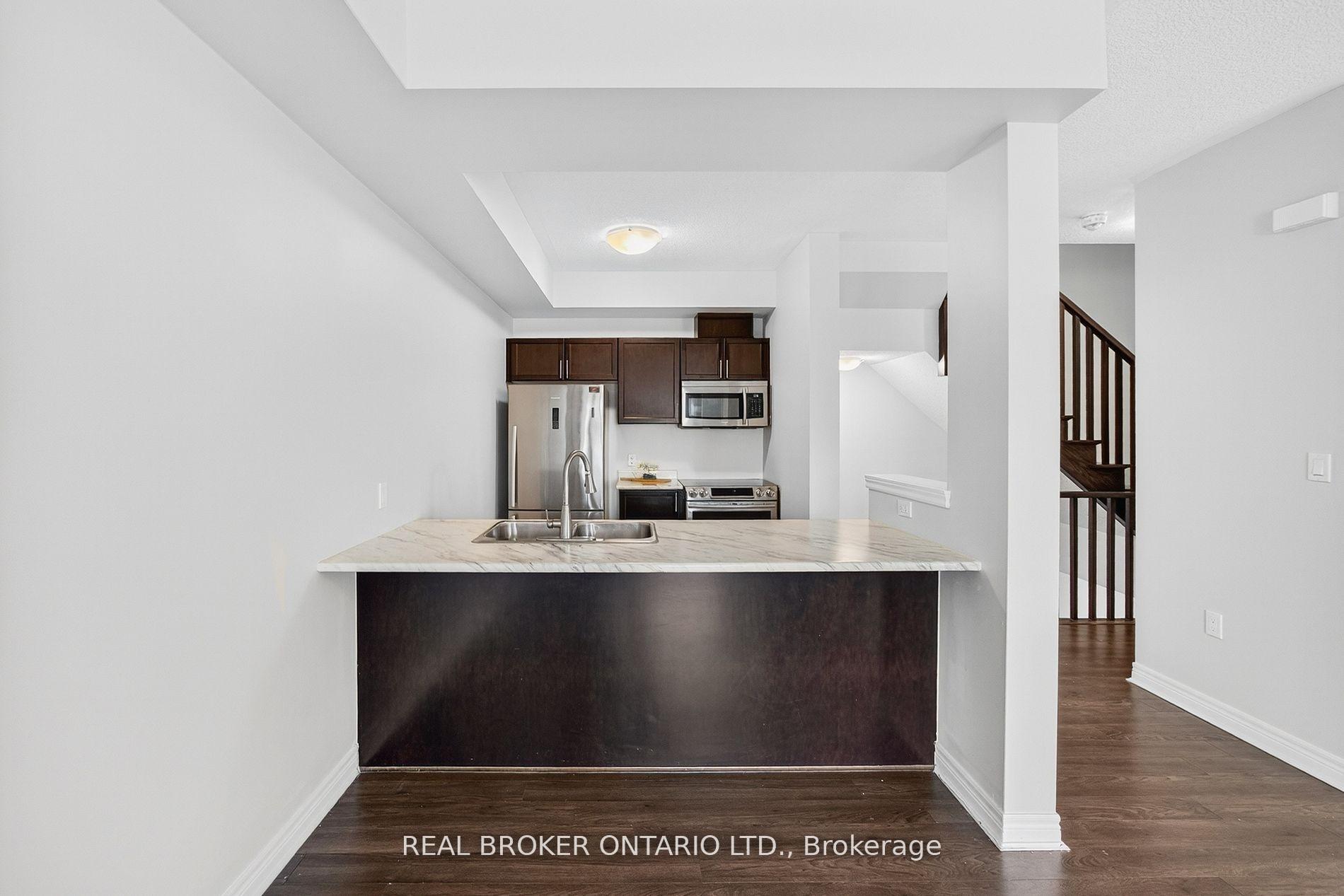 Photo 9 of 7 Ladybell Lane, Hamilton, Stoney Creek Mountain — HOMEH