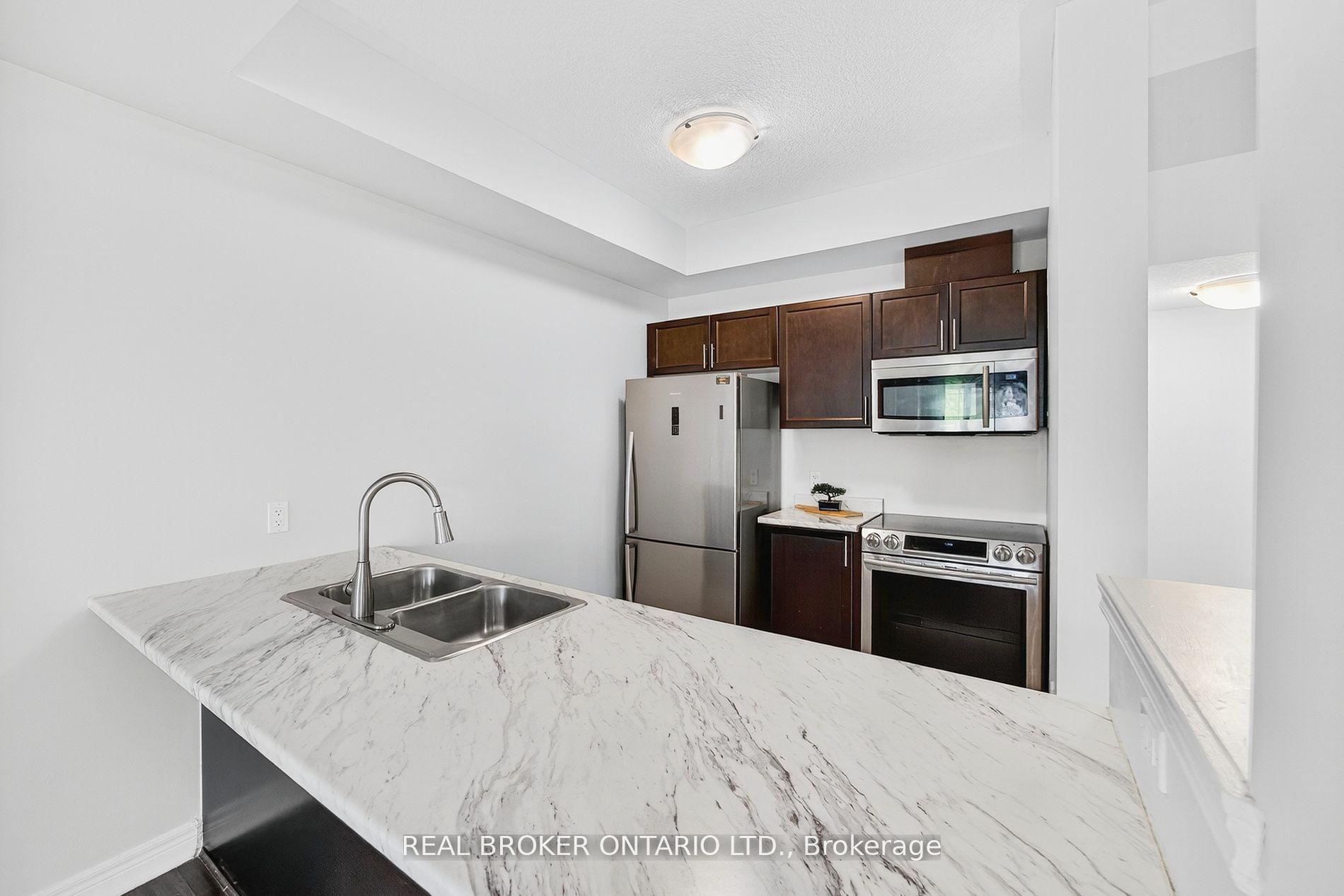 Photo 10 of 7 Ladybell Lane, Hamilton, Stoney Creek Mountain — HOMEH