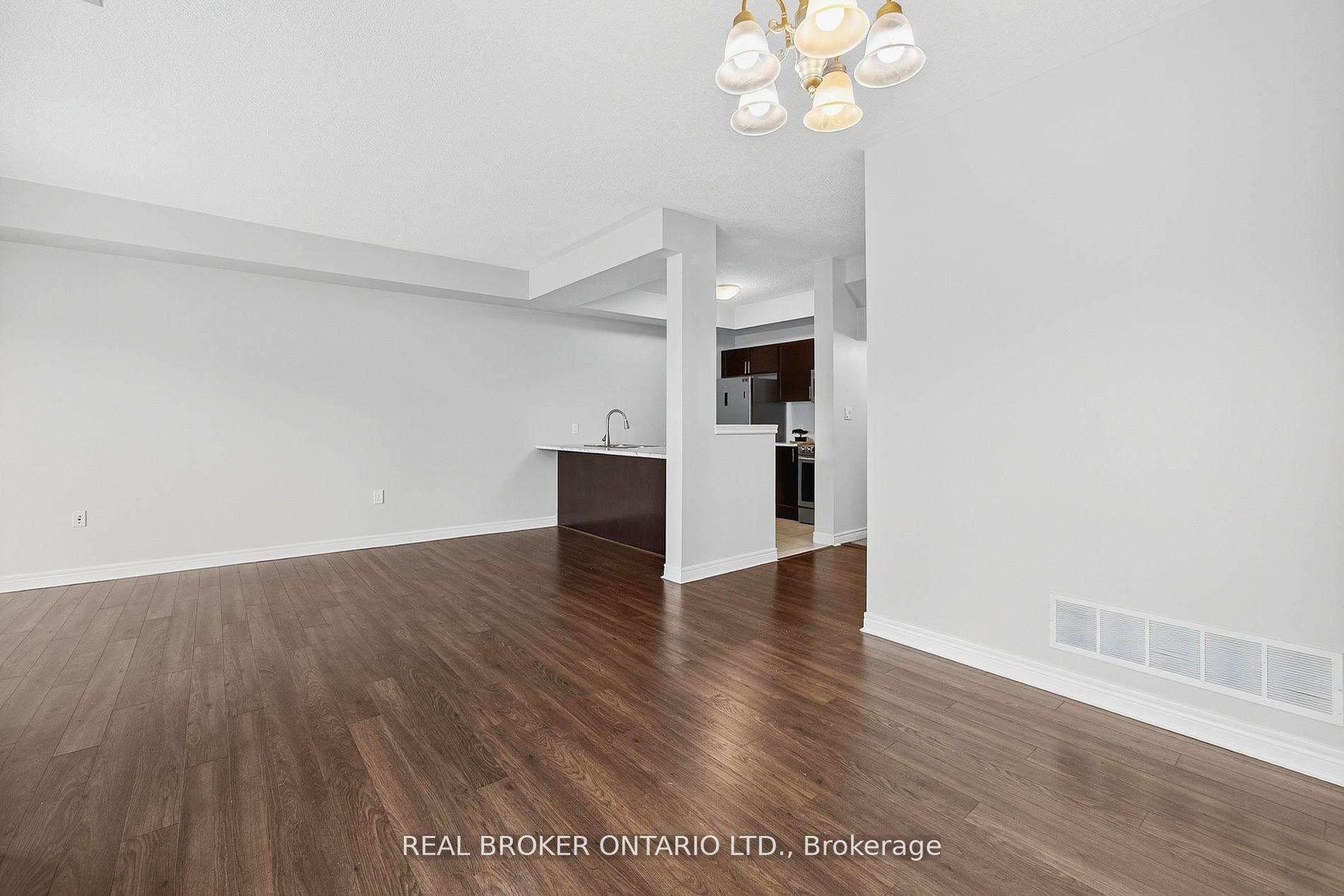 Photo 12 of 7 Ladybell Lane, Hamilton, Stoney Creek Mountain — HOMEH