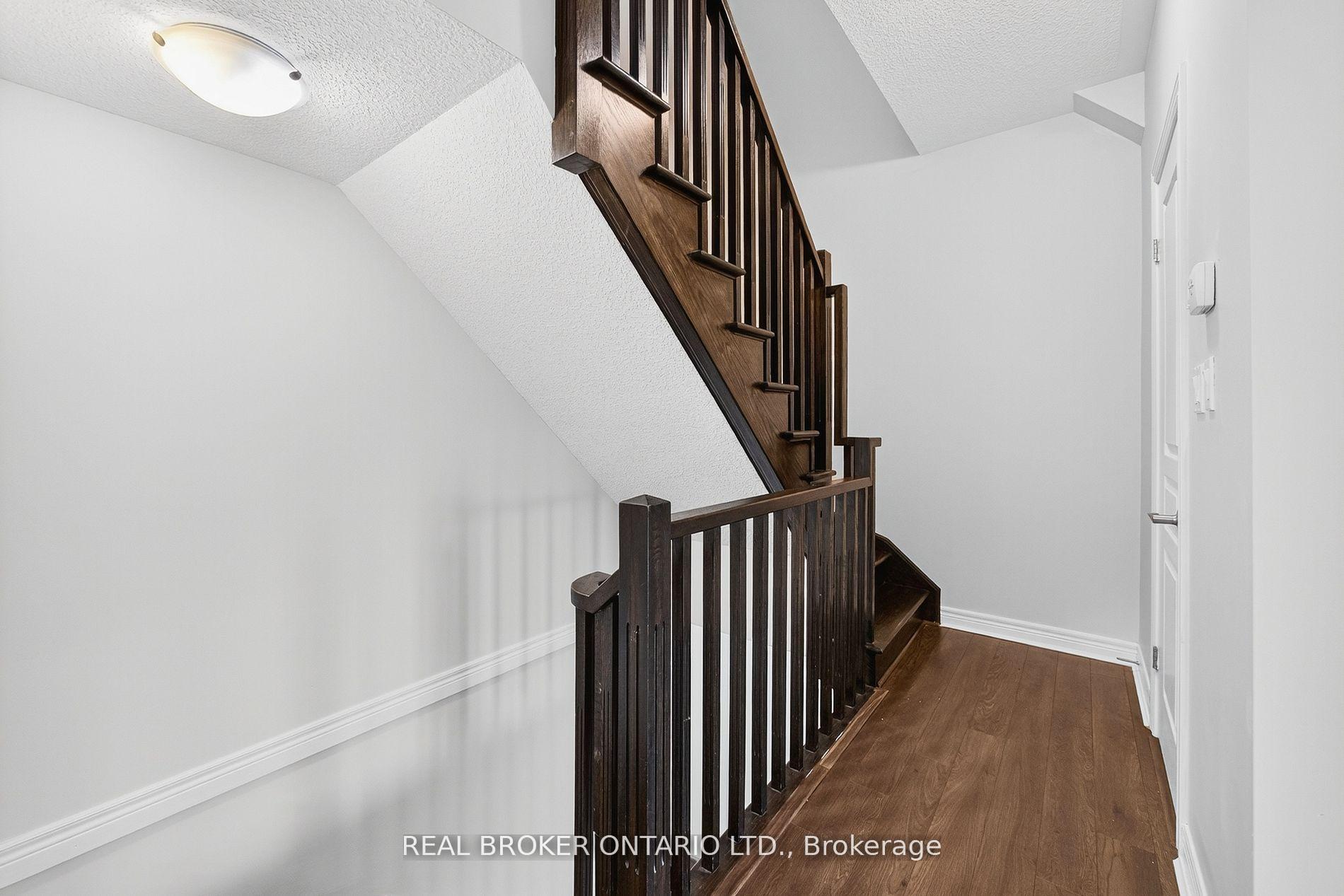 Photo 16 of 7 Ladybell Lane, Hamilton, Stoney Creek Mountain — HOMEH
