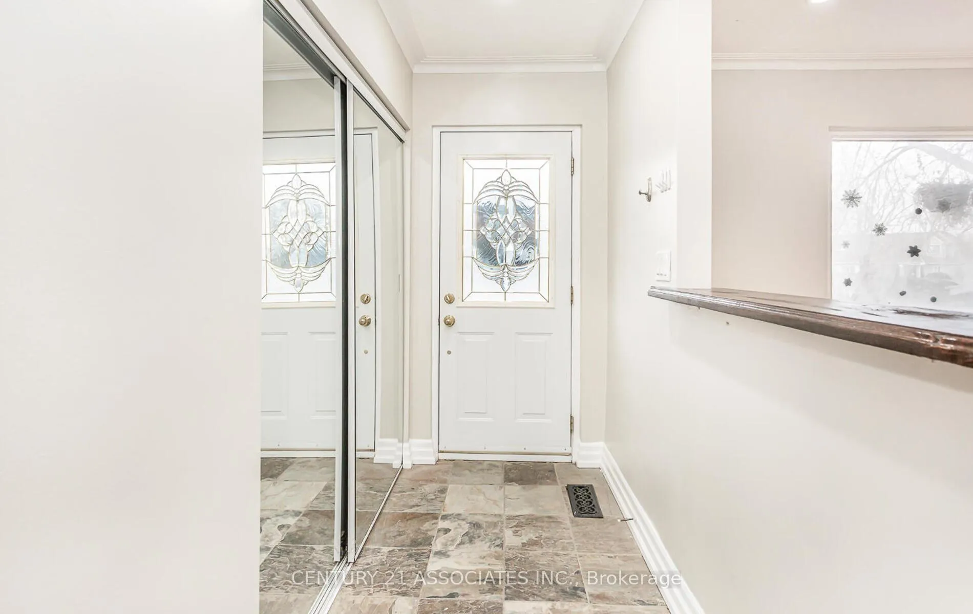 Photo 4 of 1338 Waverly Avenue, Oakville, West — HOMEH