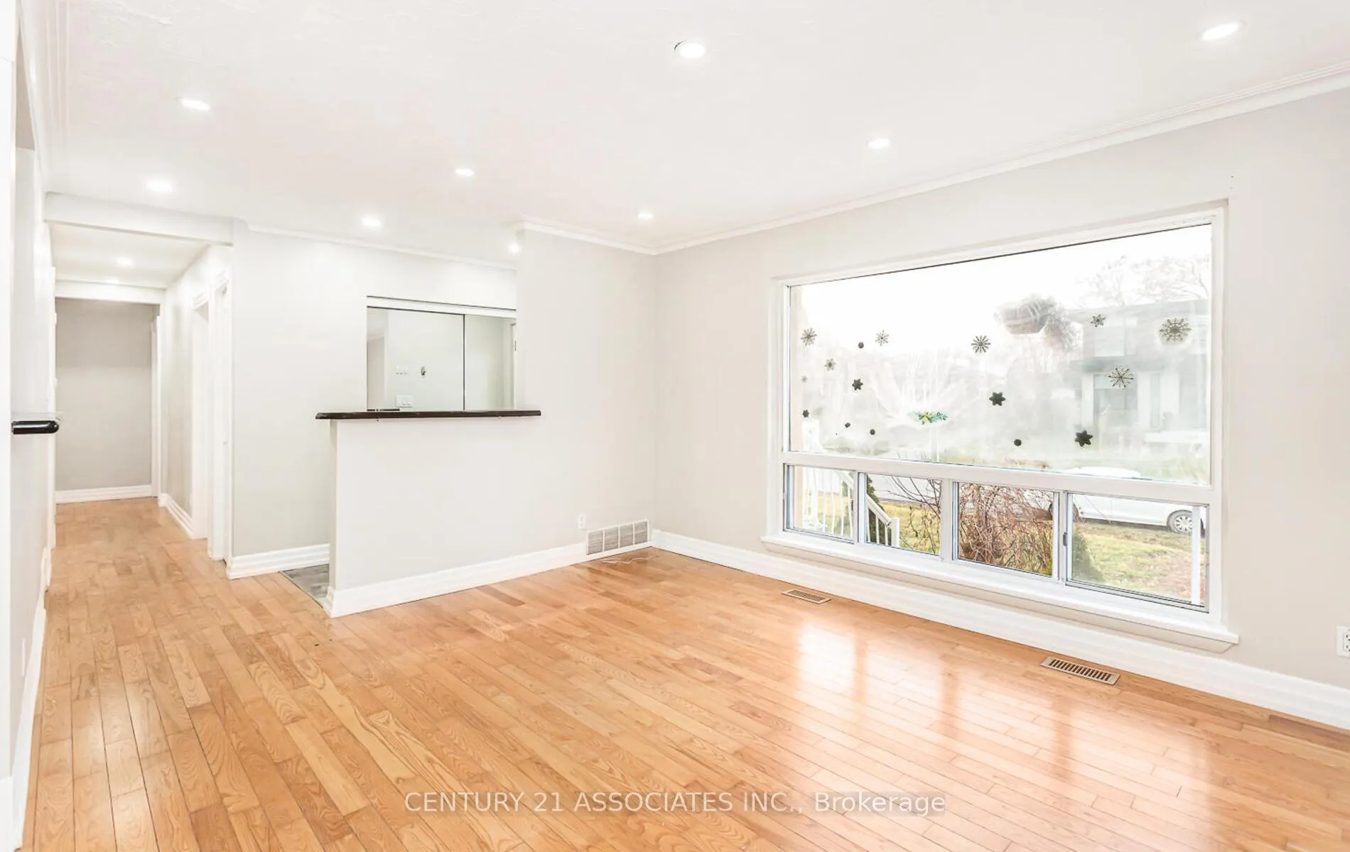 Photo 9 of 1338 Waverly Avenue, Oakville, West — HOMEH