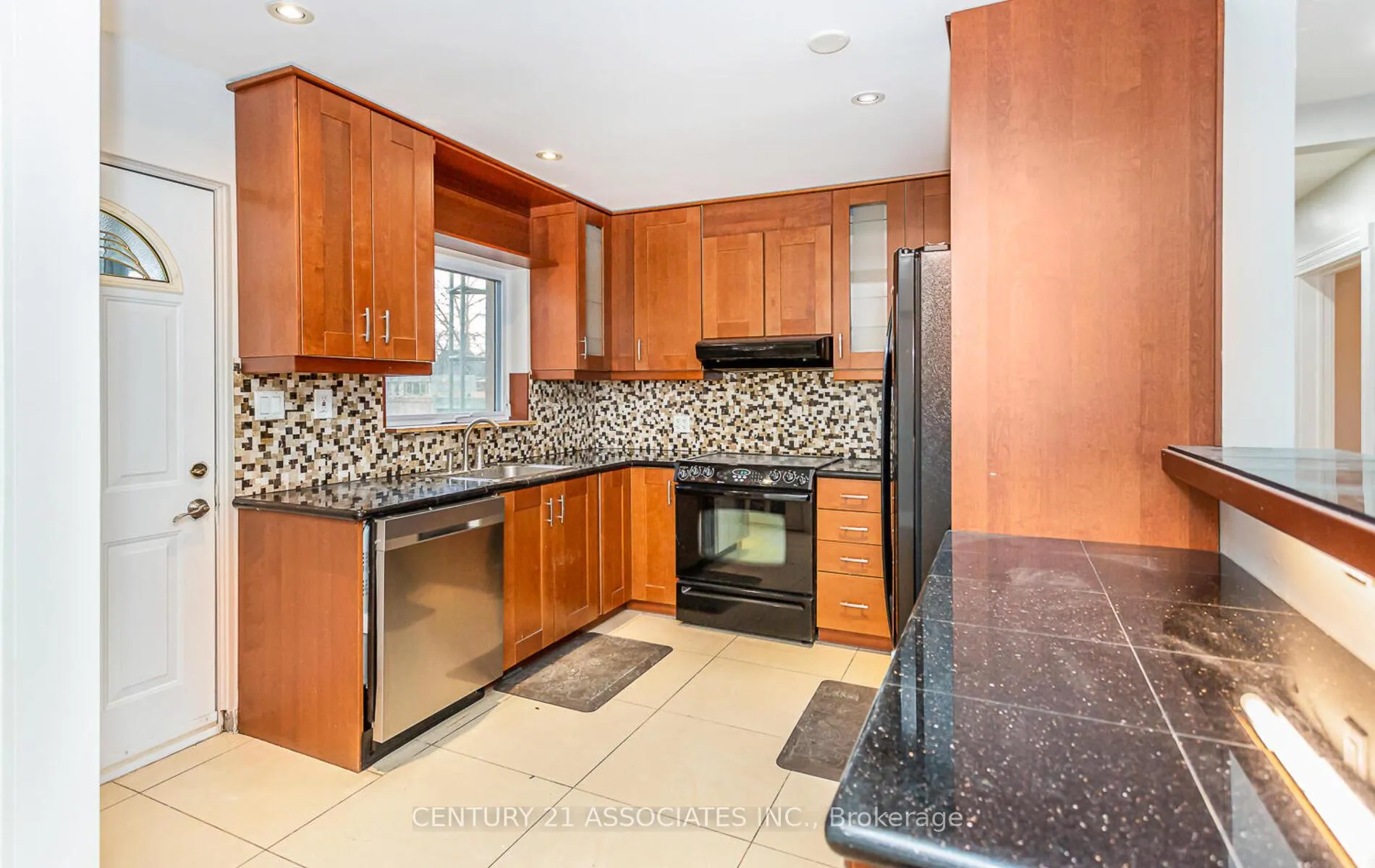 Photo 11 of 1338 Waverly Avenue, Oakville, West — HOMEH