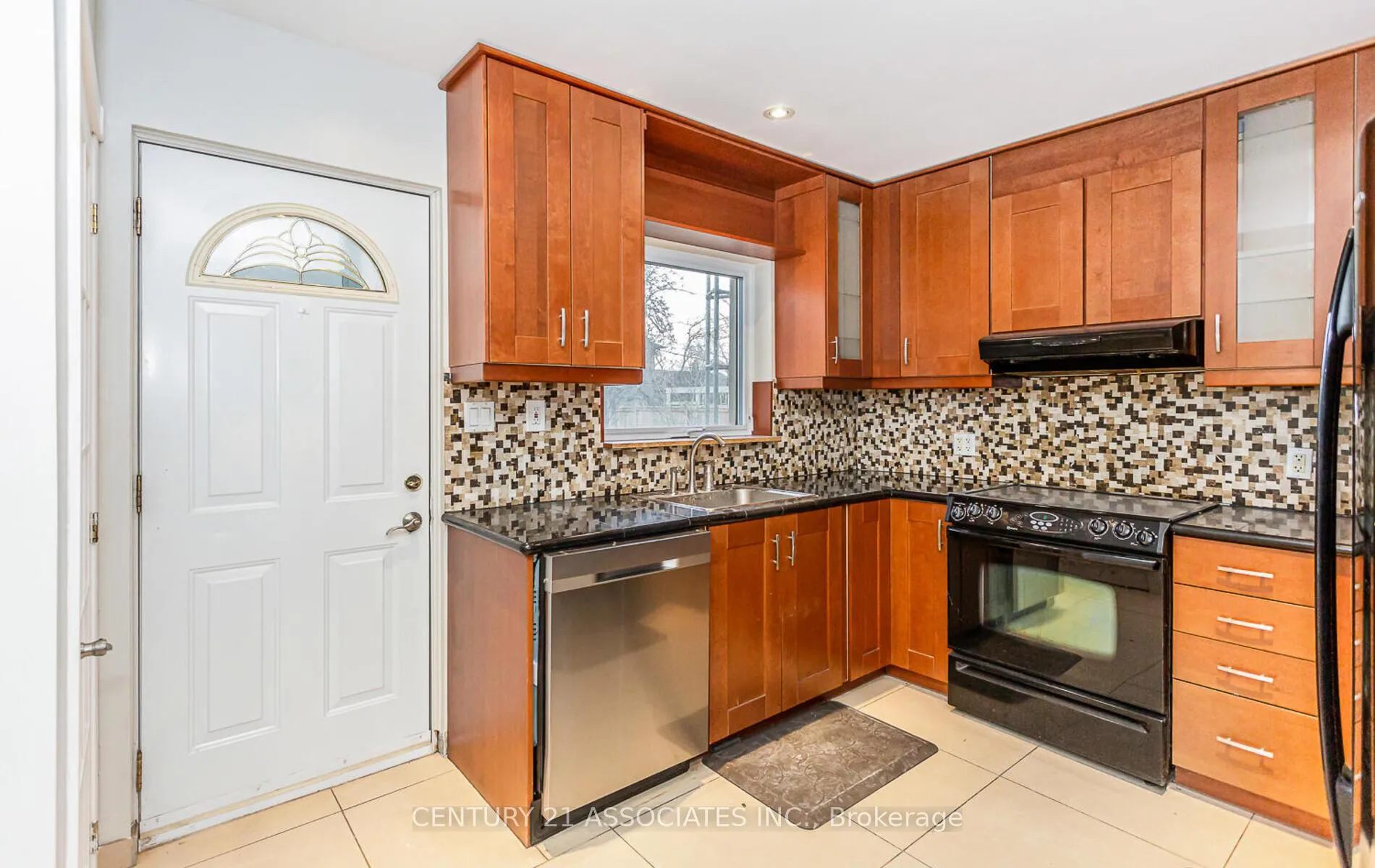 Photo 12 of 1338 Waverly Avenue, Oakville, West — HOMEH