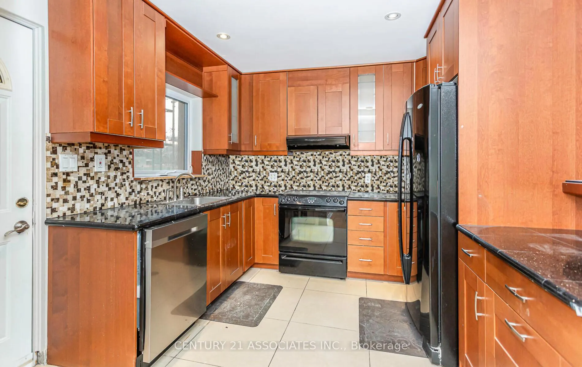 Photo 13 of 1338 Waverly Avenue, Oakville, West — HOMEH