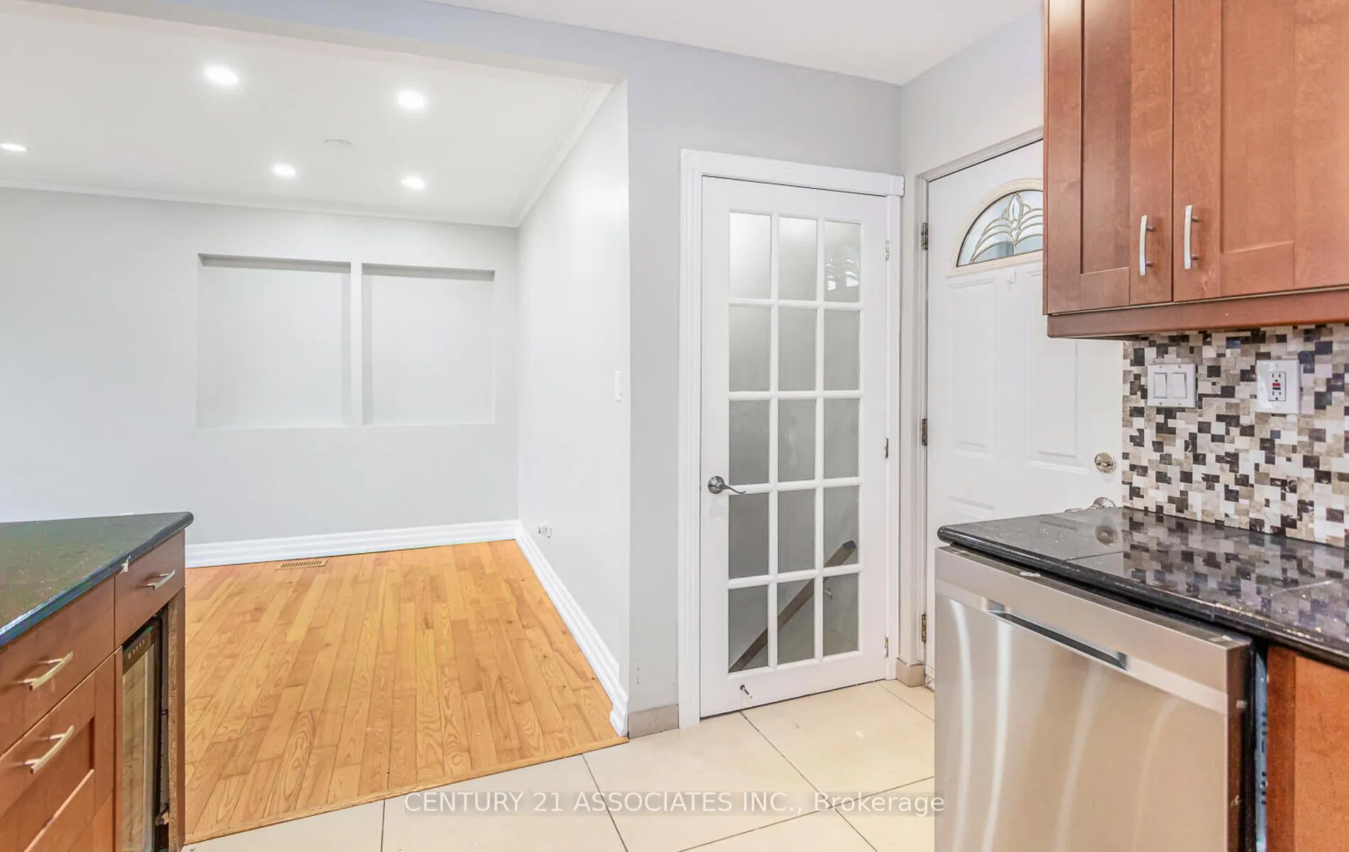 Photo 14 of 1338 Waverly Avenue, Oakville, West — HOMEH