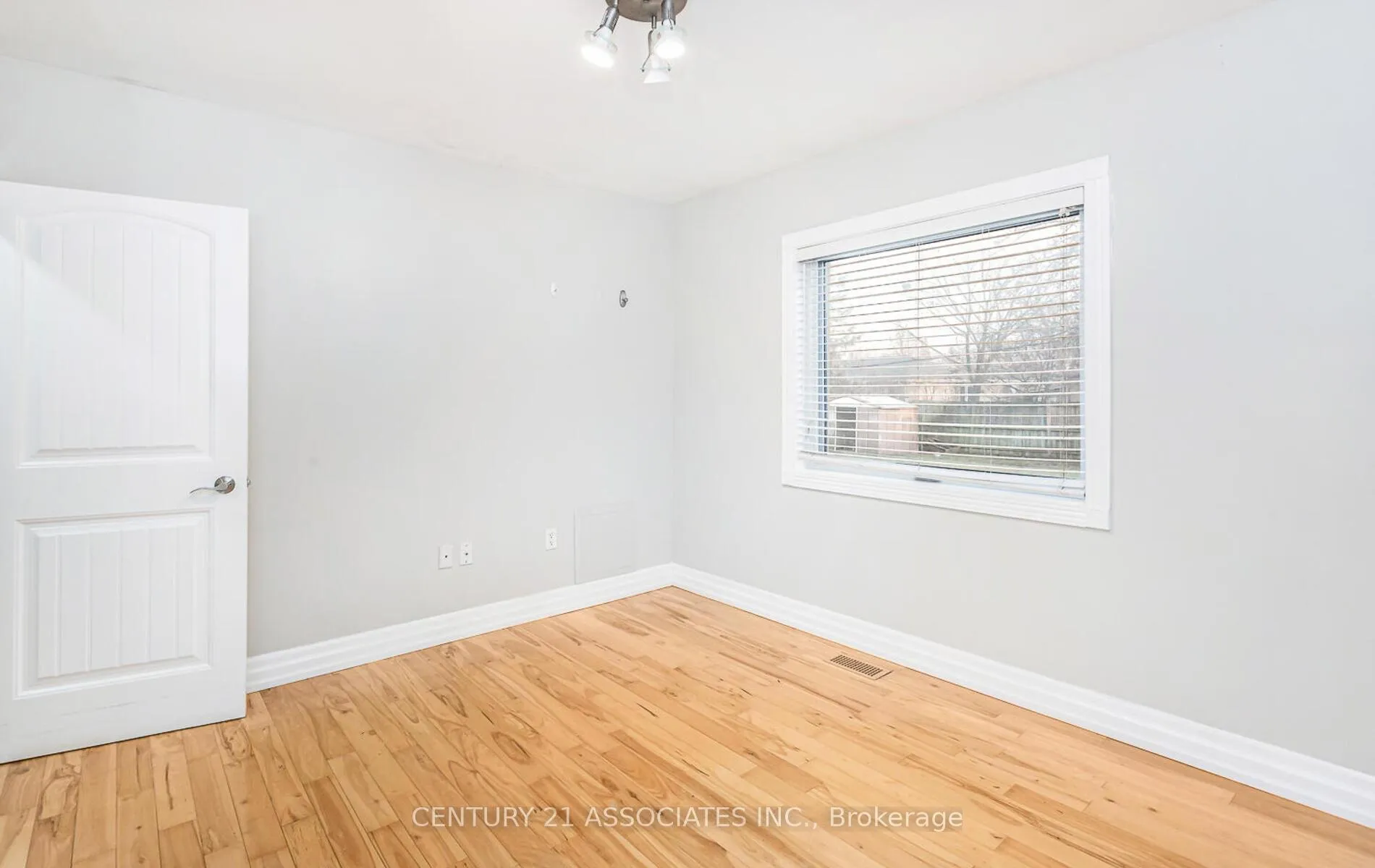 Photo 21 of 1338 Waverly Avenue, Oakville, West — HOMEH