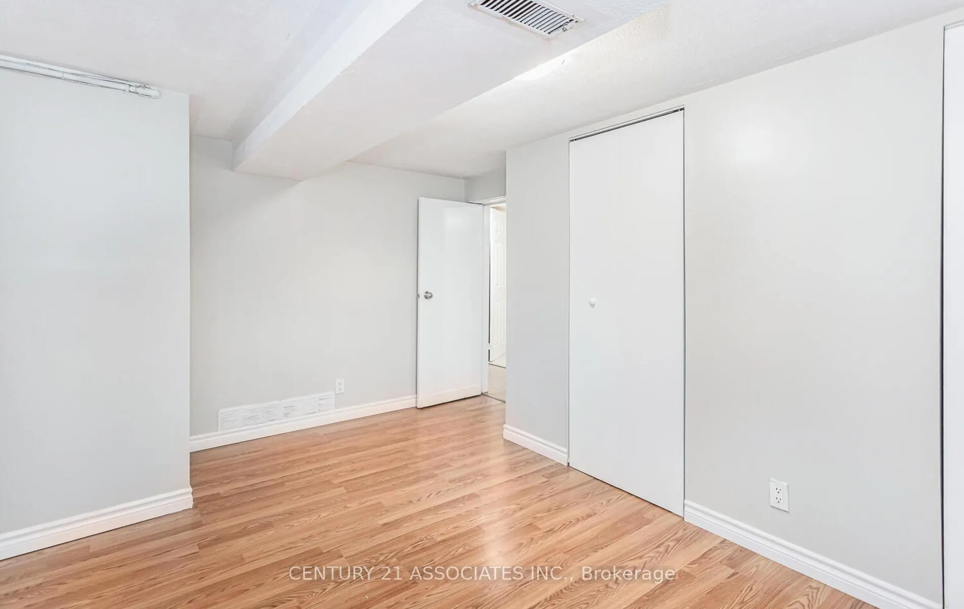Photo 37 of 1338 Waverly Avenue, Oakville, West — HOMEH
