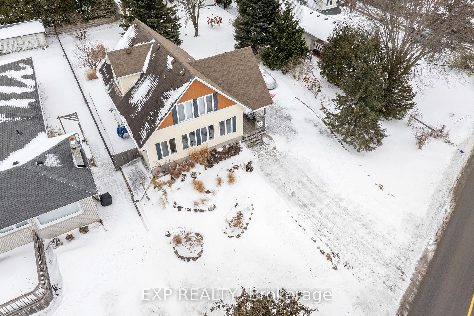 Front of 183 Lake Drive N