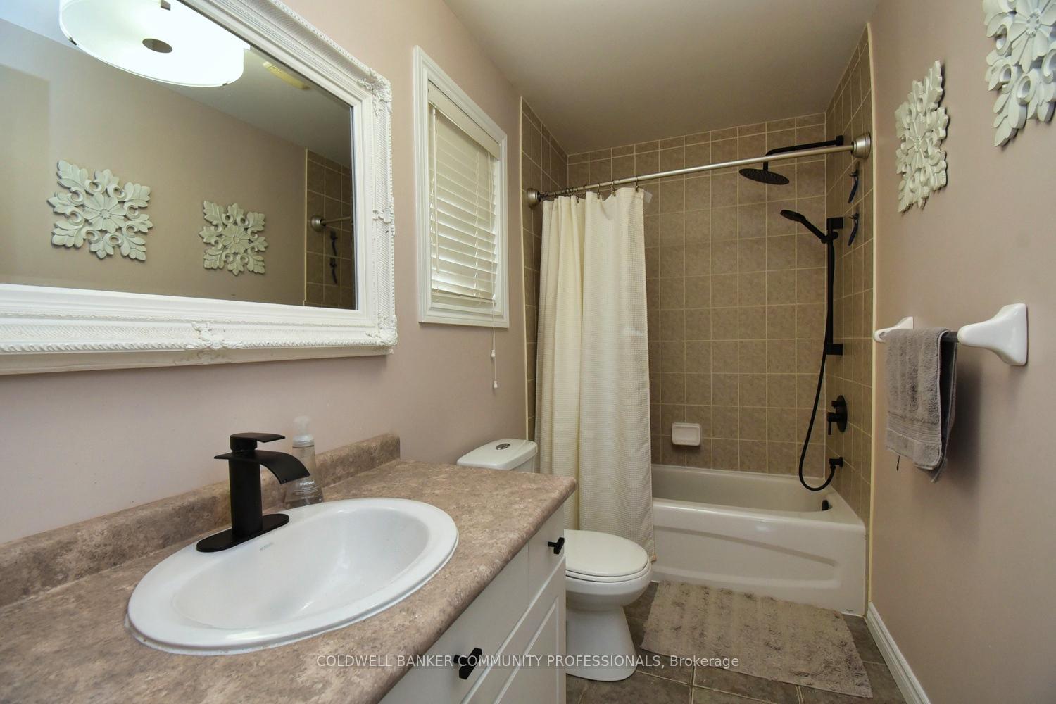 Photo 27 of 159 Thames Way, Hamilton, Mount Hope — HOMEH