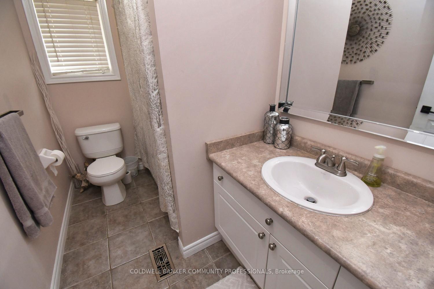 Photo 33 of 159 Thames Way, Hamilton, Mount Hope — HOMEH